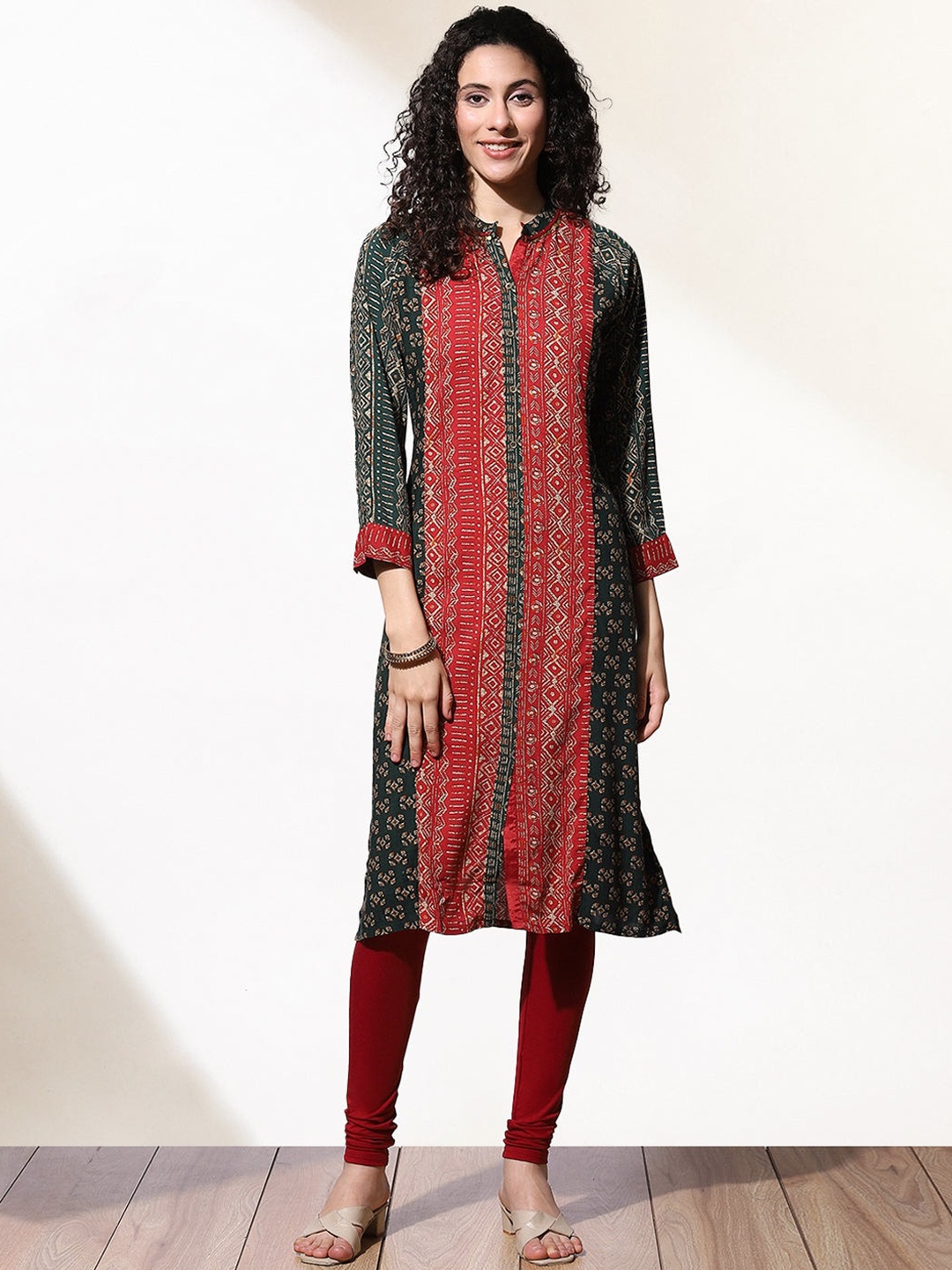 

Lakshita Women Green Geometric Kurta