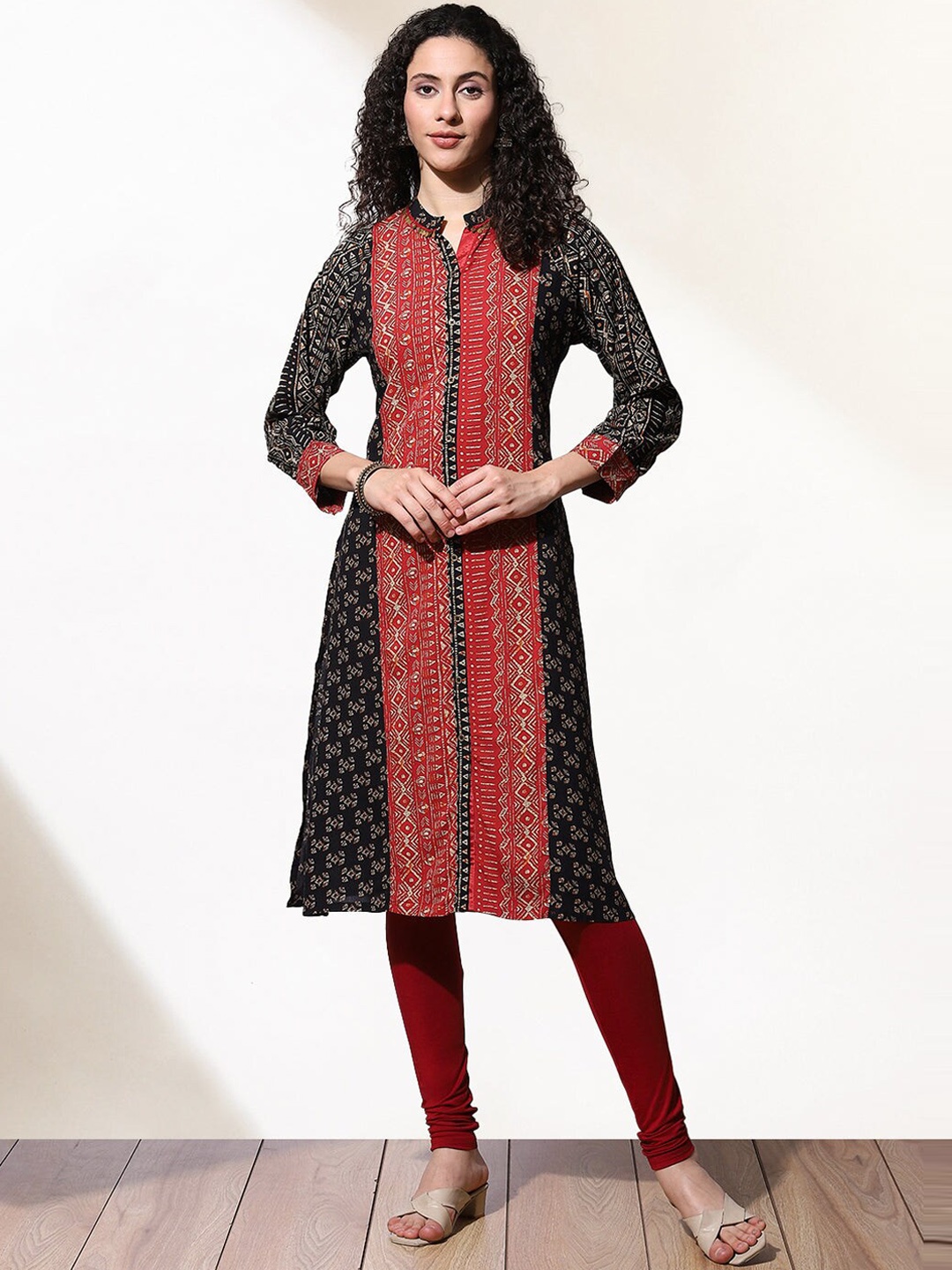 Lakshita Women Black & Red Geometric Kurta