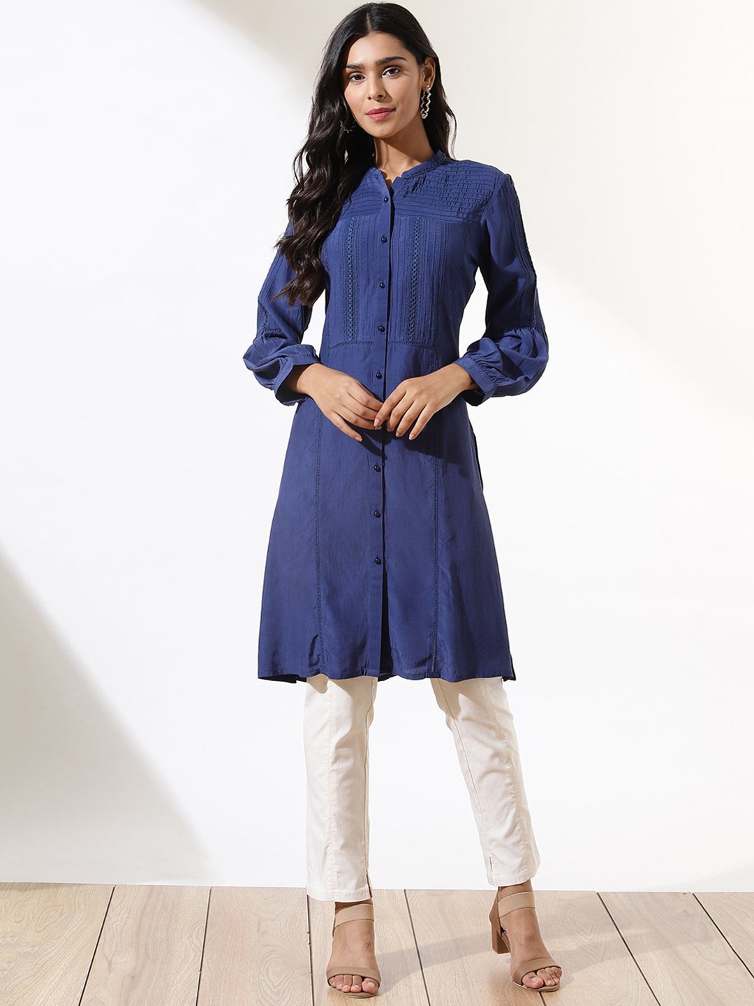 

Lakshita Women Blue Thread Work Kurta