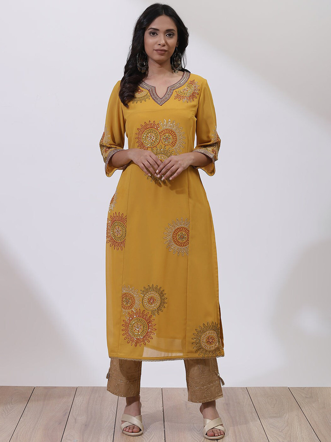 

Lakshita Women Mustard Yellow Embroidered Pakistani Style Kurta