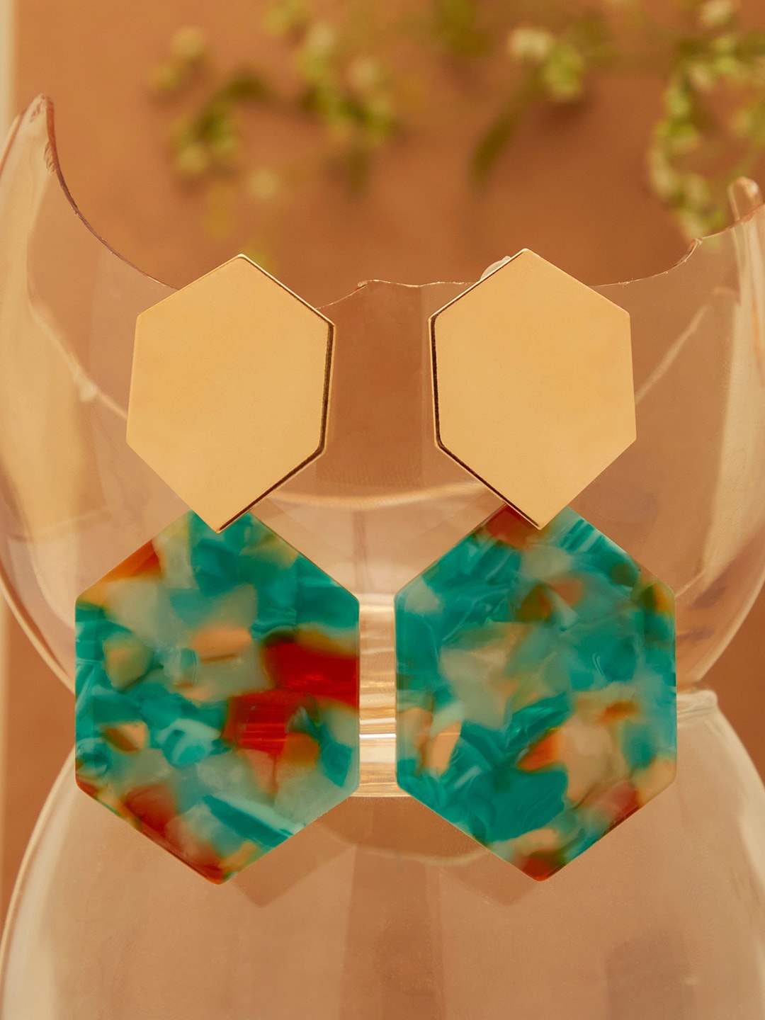 

SOHI Green Contemporary Studs Earrings