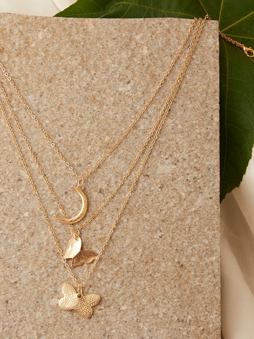 

SOHI Women Gold-Toned Chain
