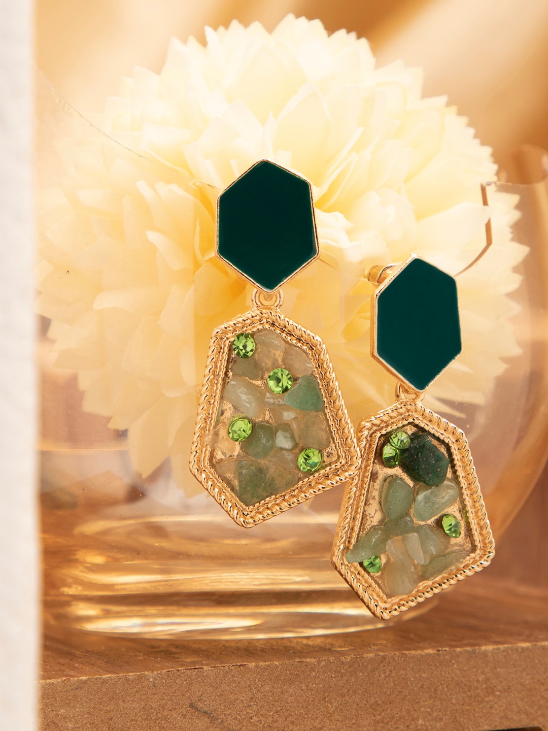 

SOHI Green Contemporary Drop Earrings