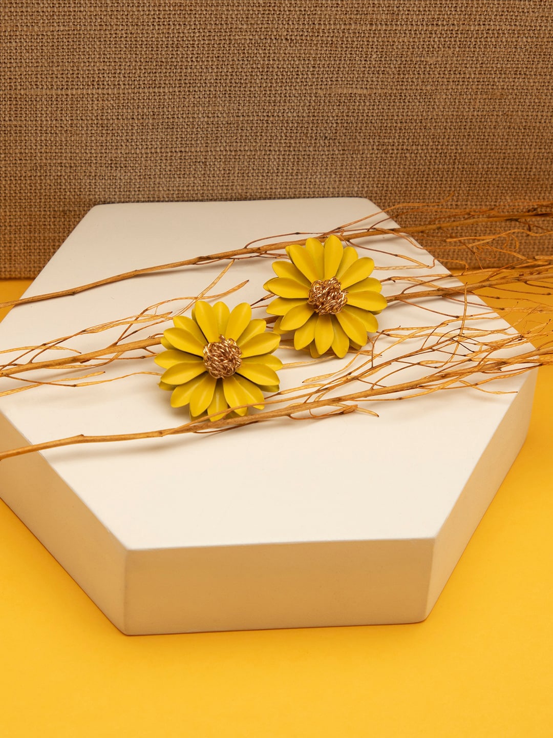 

SOHI Yellow Gold Plated Floral Studs Earrings