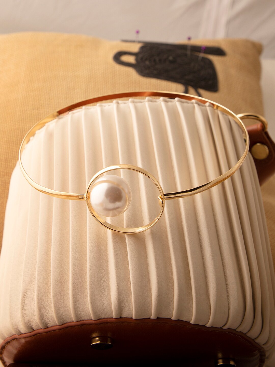 

SOHI Gold-Toned & White Gold-Plated Necklace