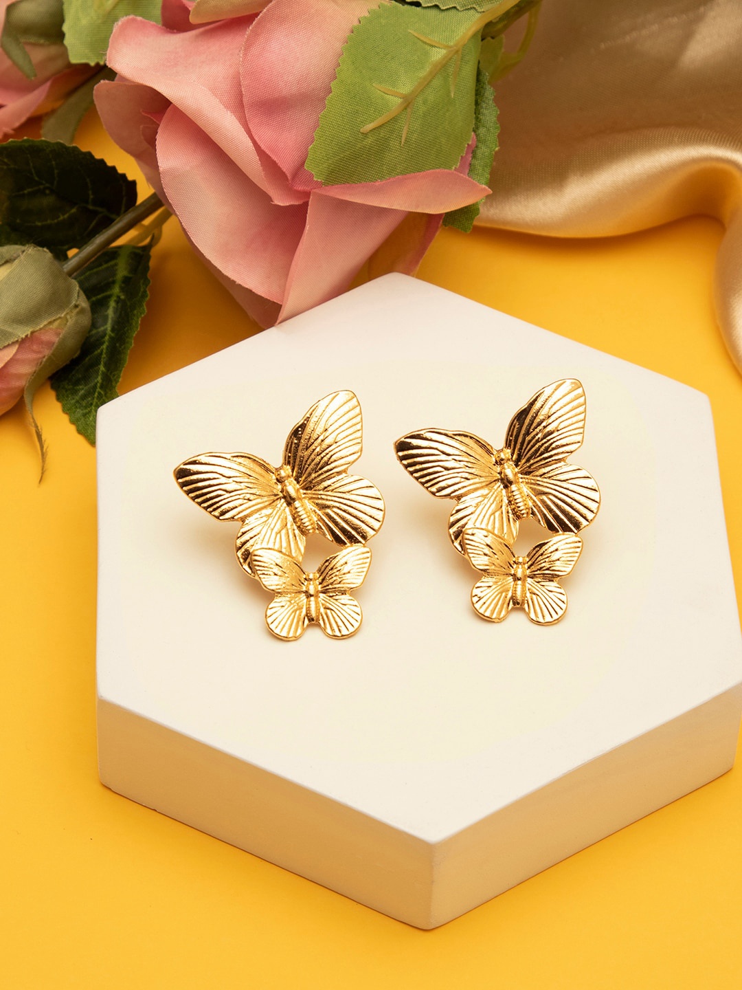 

SOHI Gold-Toned Contemporary Studs Earrings