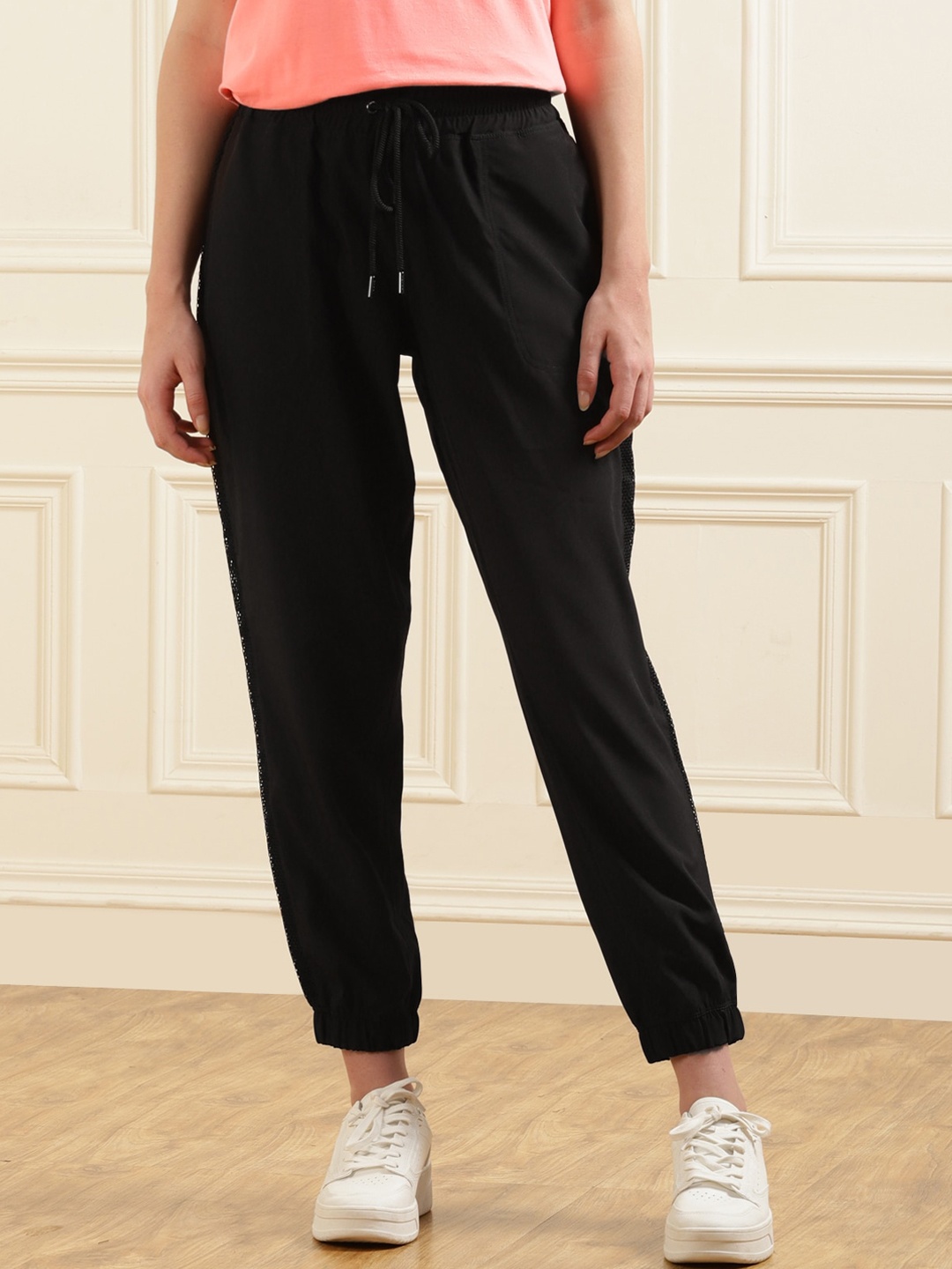 

DKNY Women Black Solid Joggers