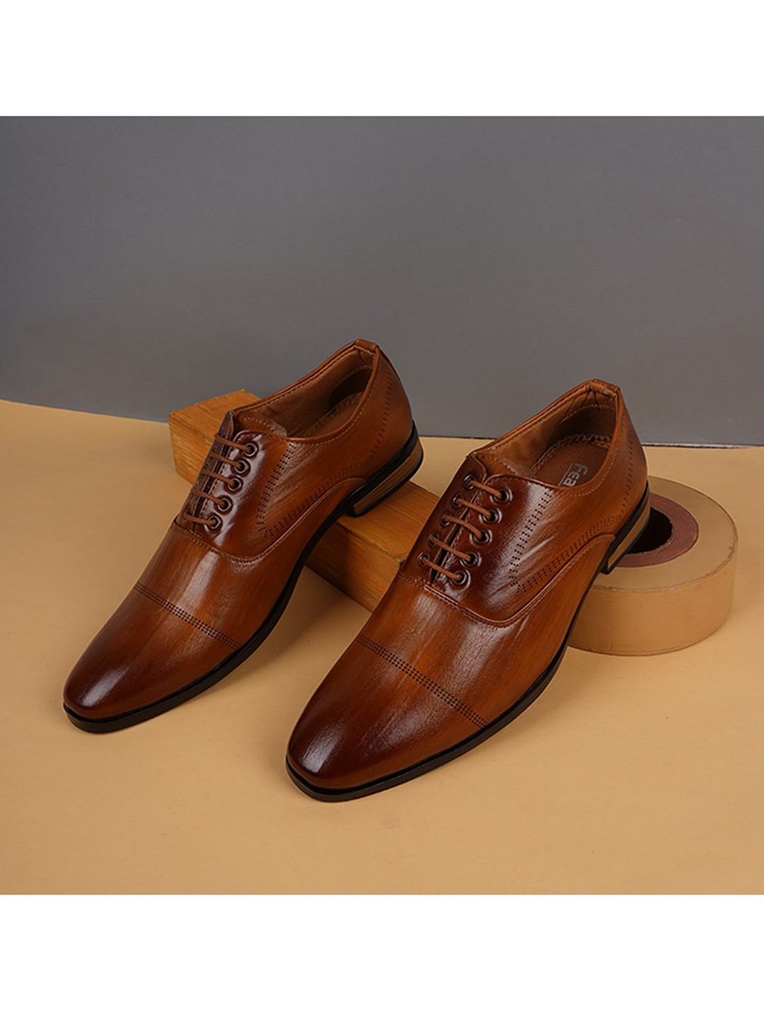 

Style Shoes Men Tan Solid Formal Debys