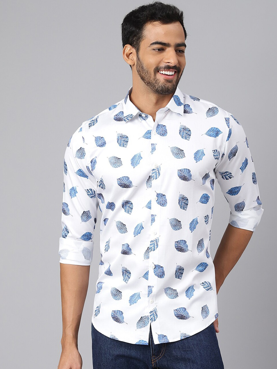 

MR BUTTON Men White Printed Cotton Slim Fit Casual Shirt
