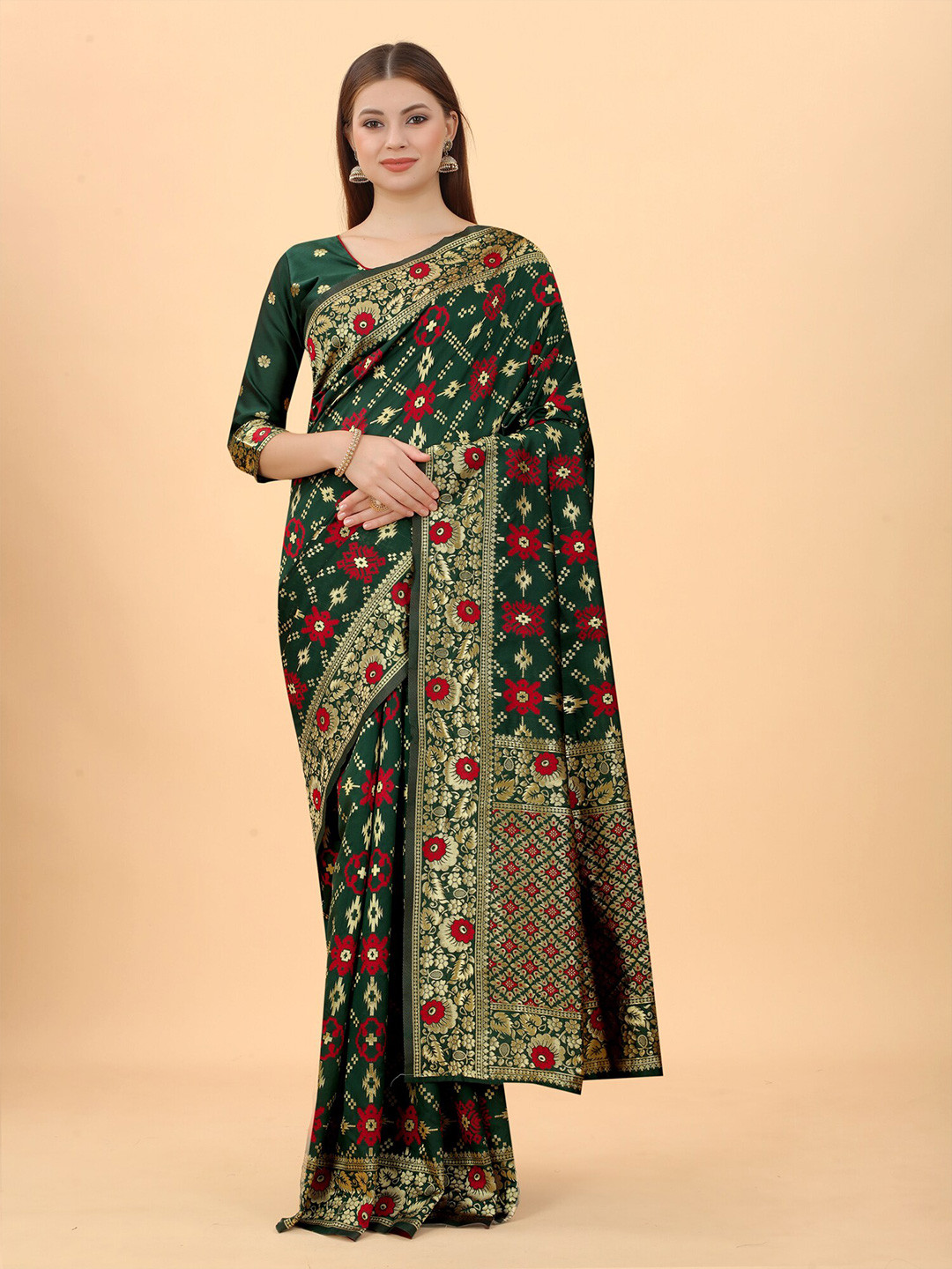

WELL WORN Women Green & Red Ethnic Motifs Zari Silk Cotton Banarasi Saree