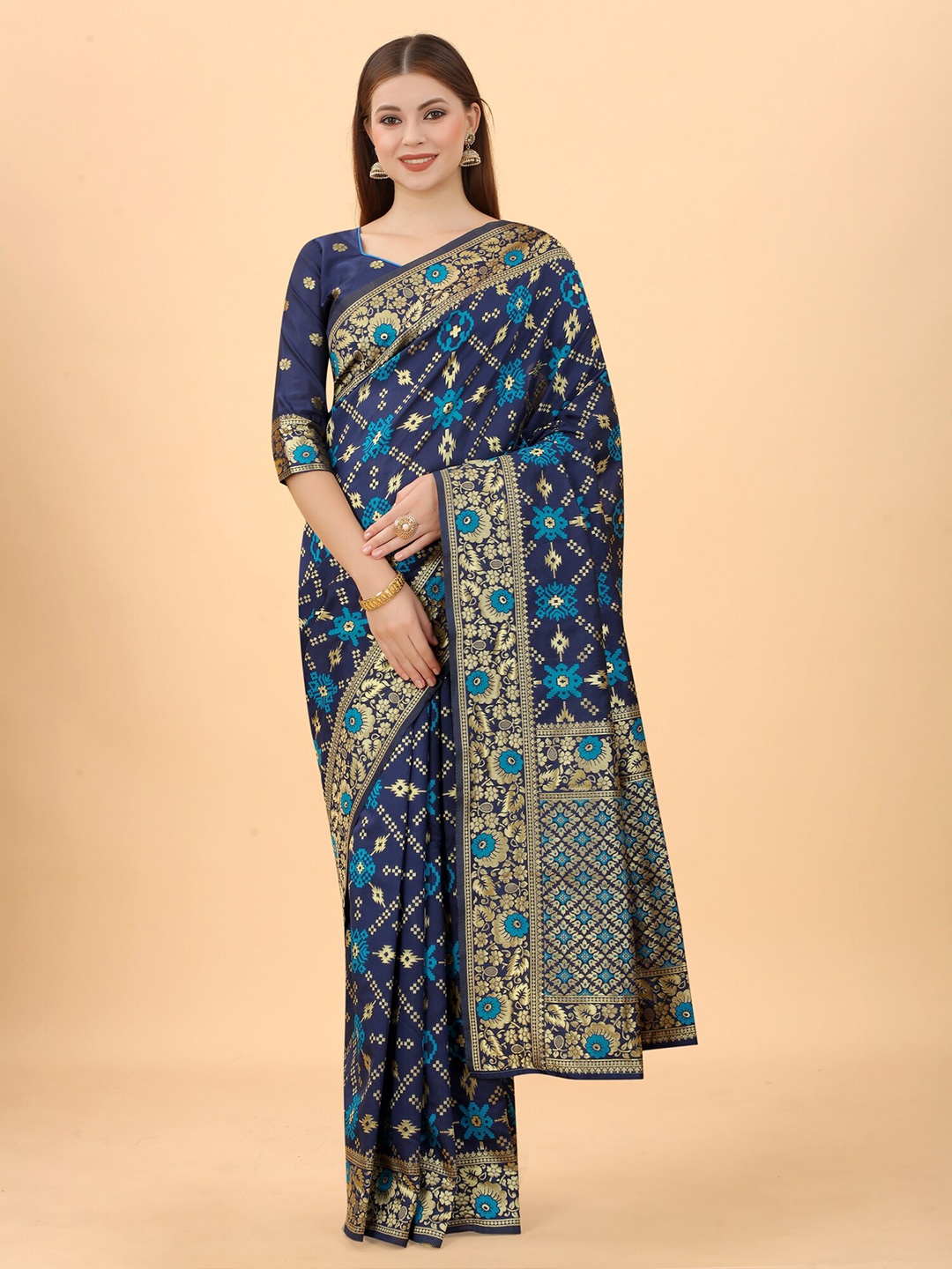 

WELL WORN Women Navy Blue & Gold-Toned Woven Design Zari Silk Cotton Banarasi Saree