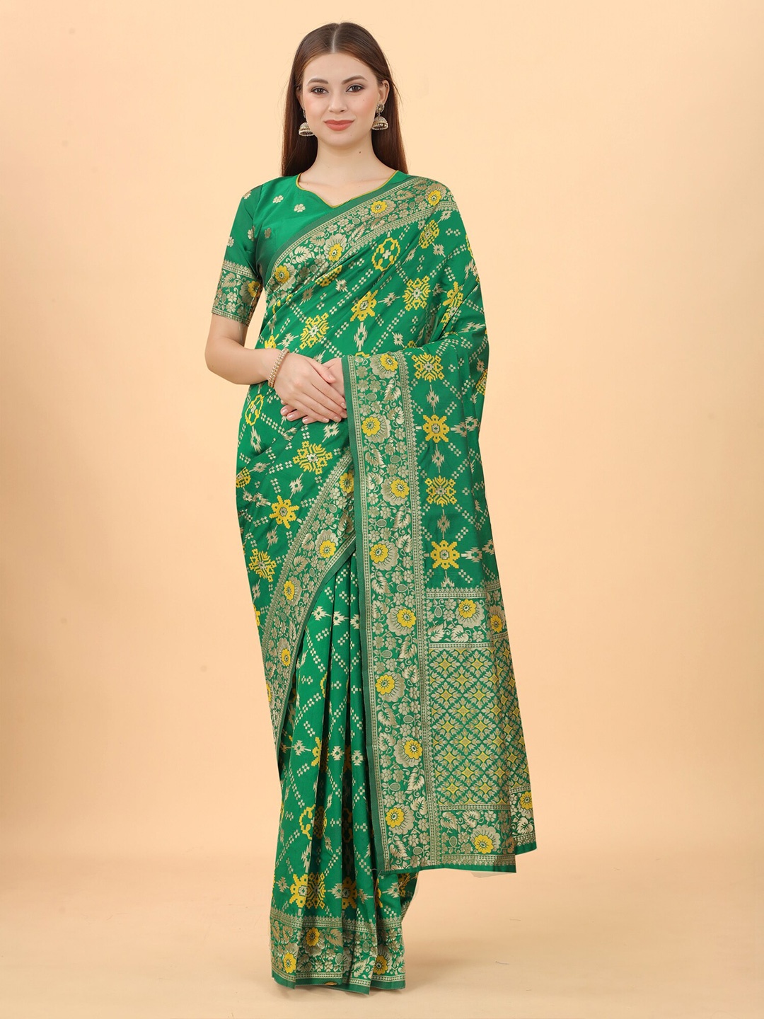 

WELL WORN Women Green & Yellow Woven Design Zari Silk Cotton Banarasi Saree