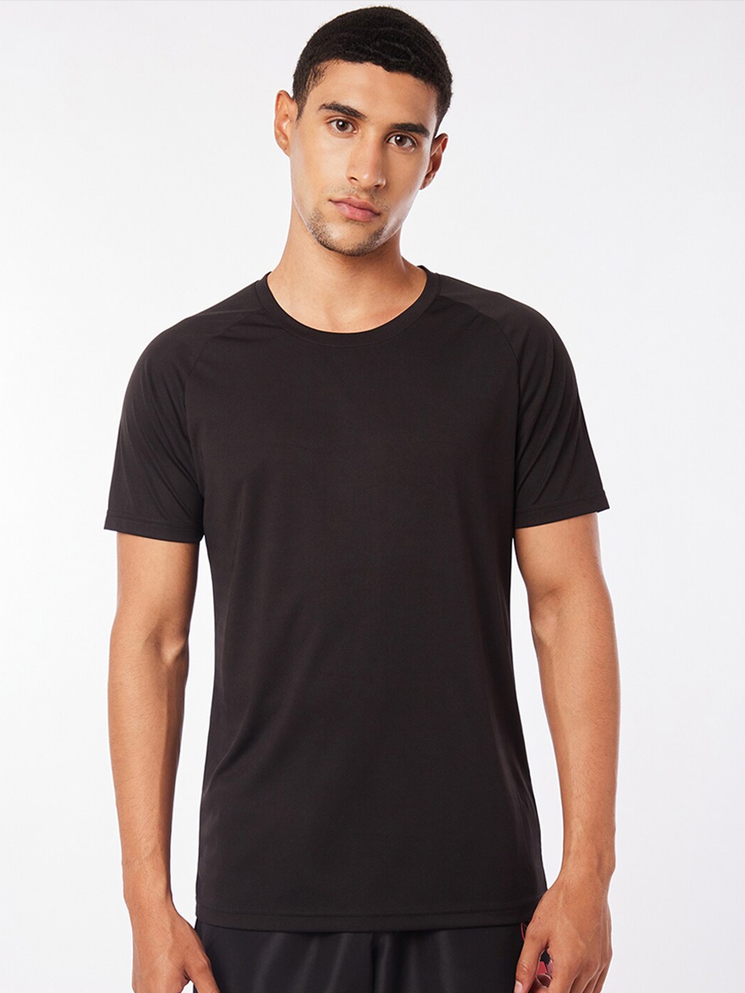 

Bewakoof Men Black Slim Fit T-shirt