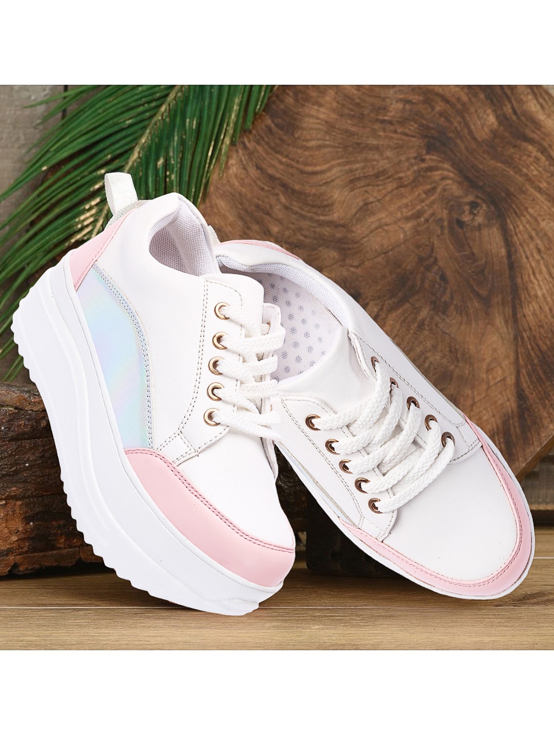 

VENDOZ Women White Colourblocked Sneakers