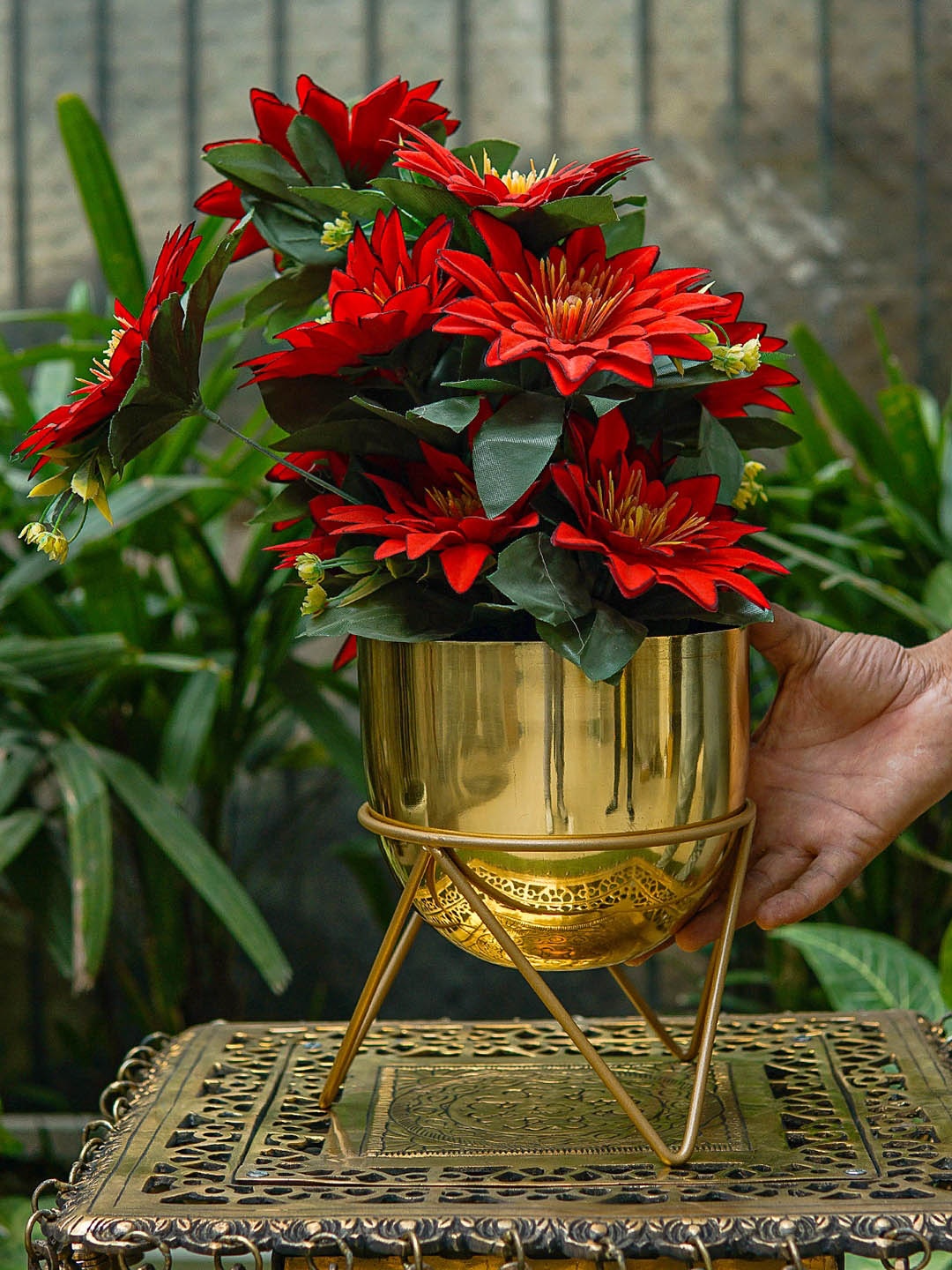 

StatueStudio Gold-Toned Solid Metal Planter with Stand