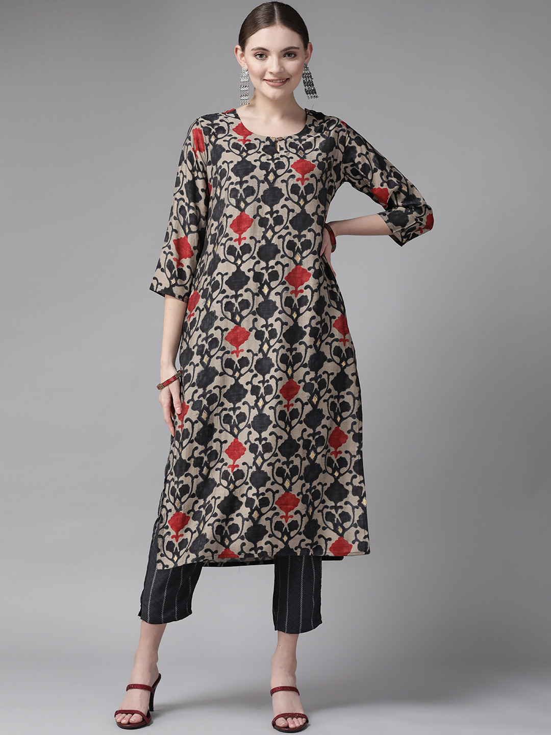 

Aarika Women Beige Floral Printed Pure Cotton Kurta with Palazzos