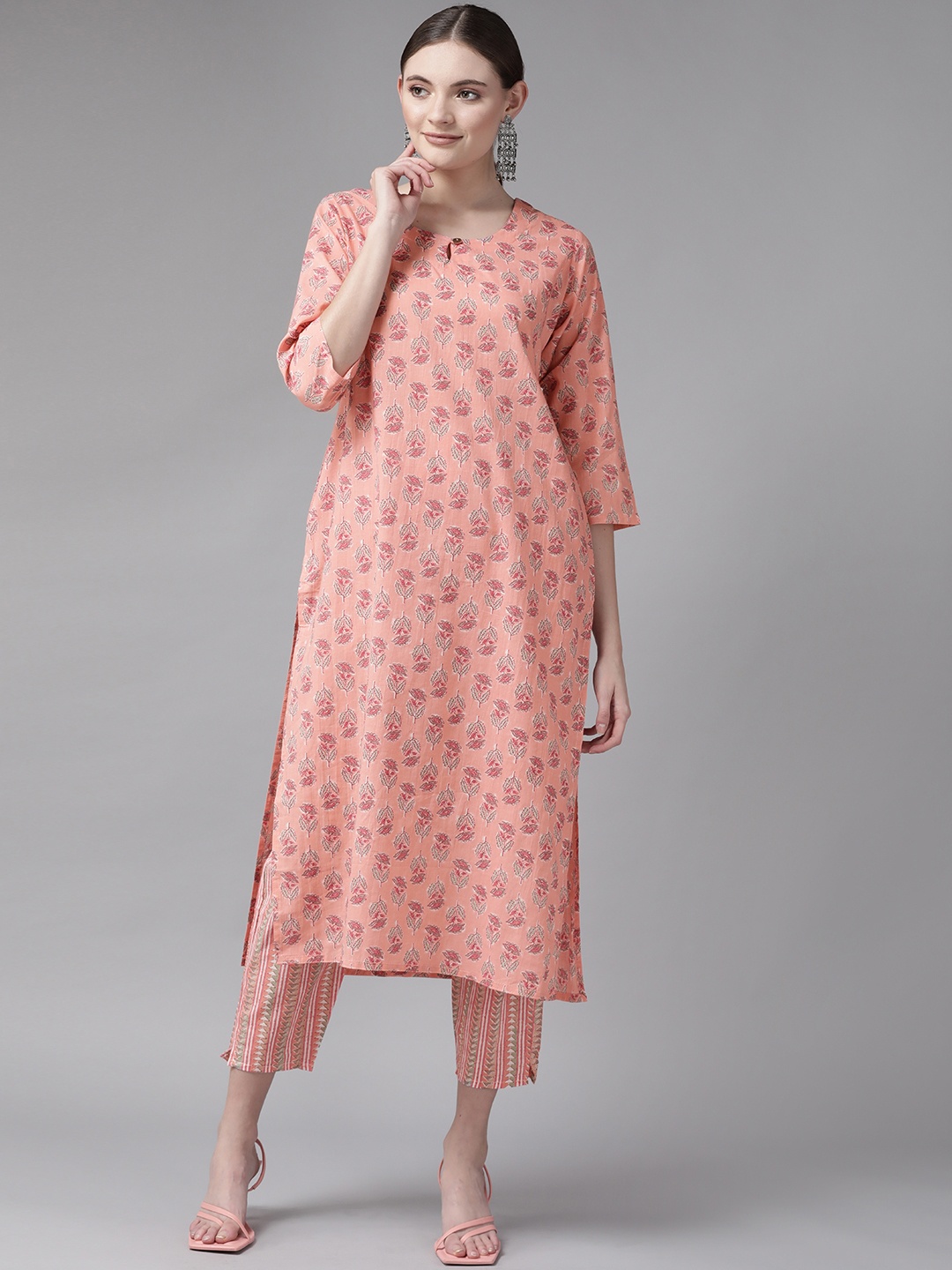 

Aarika Women Peach-Coloured Floral Printed Pure Cotton Kurta with Palazzos