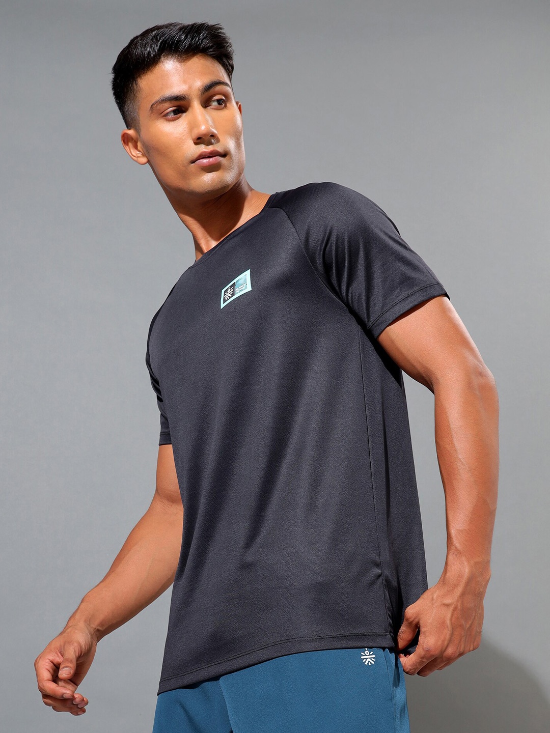 cultsportone Men Black Moisture Wicking Raglan T-shirt
