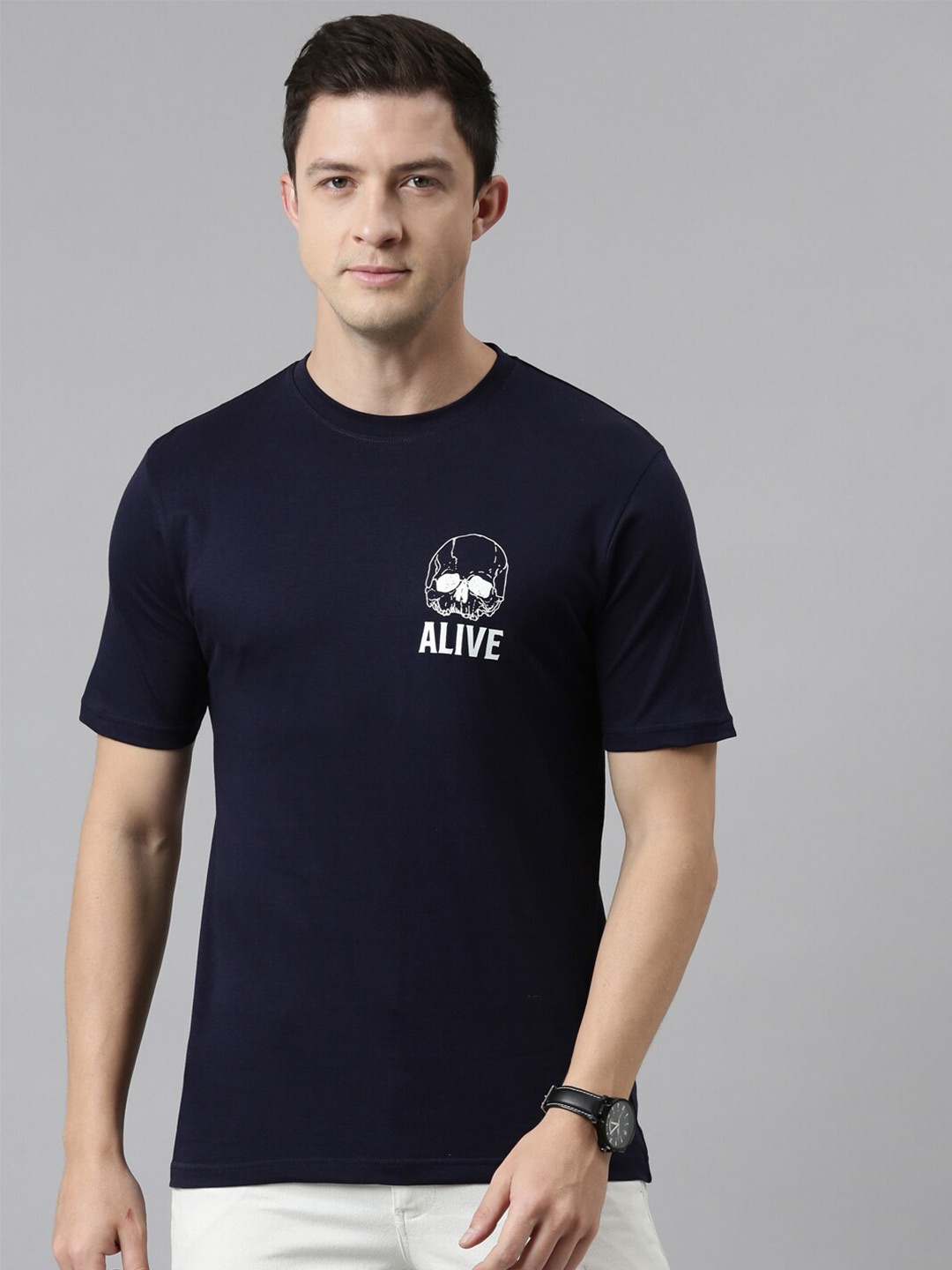 

recast Men Navy Blue Pure Cotton Bio Finish Regular Fit T-shirt