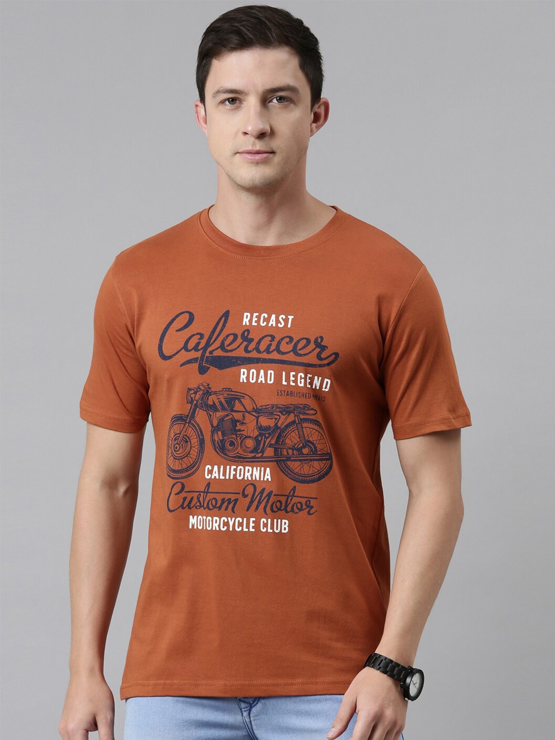 

recast Men Brown Typography Printed Pure Cotton T-shirt