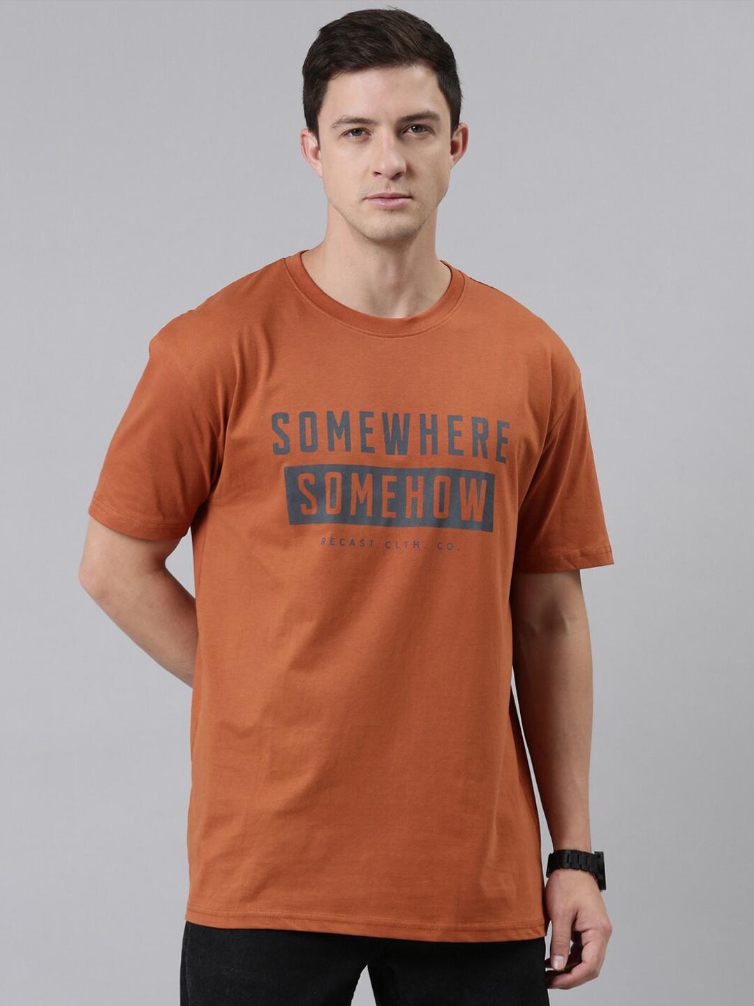 

recast Men Brown Typography Printed Pure Cotton Oversized T-shirt