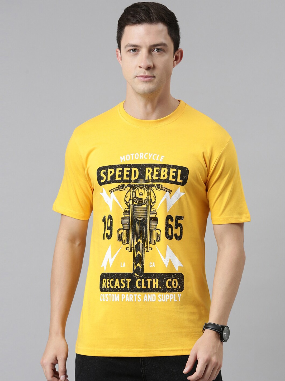 

recast Men Yellow & gargoyle gas Printed Pure Cotton Bio Finish T-shirt