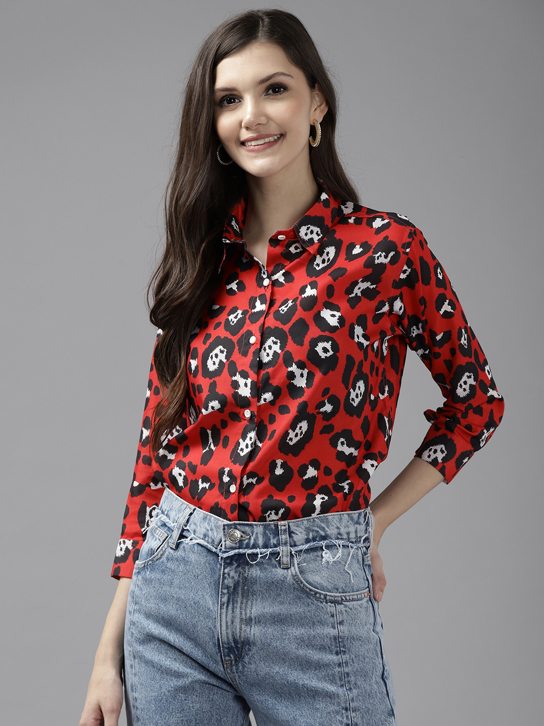

Aarika Women Red Comfort Abstract Printed Pure Cotton Casual Shirt