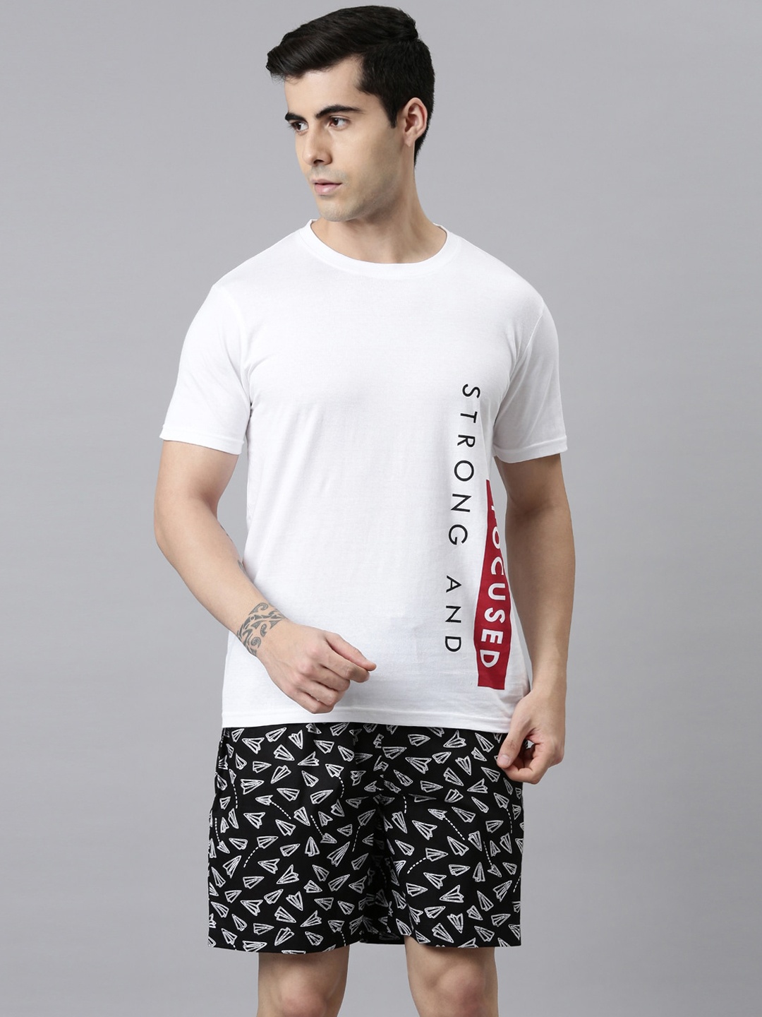 

Joven Men White & Black Printed Night suit