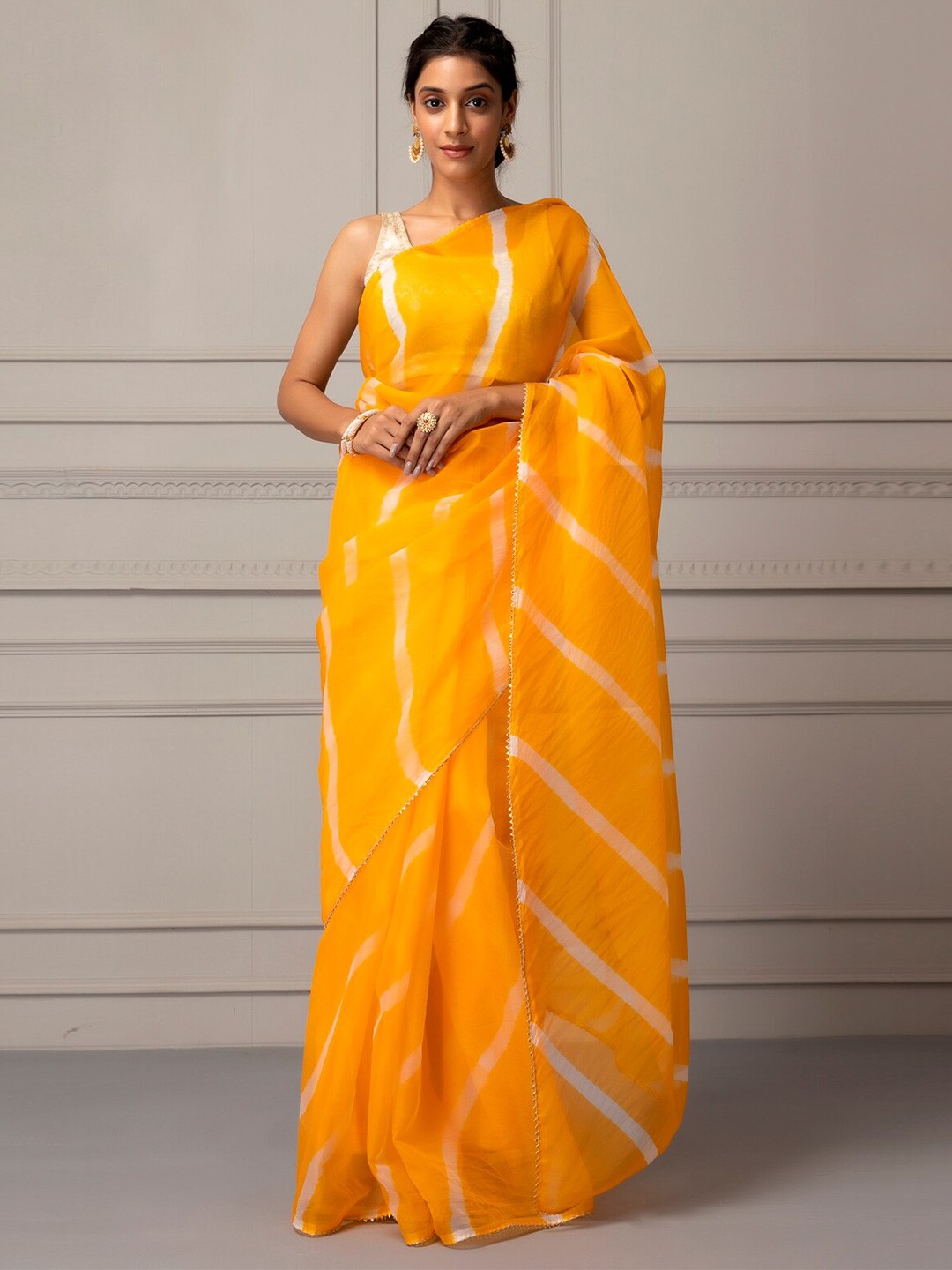

Geroo Jaipur Yellow & White Leheriya Organza Leheriya Saree