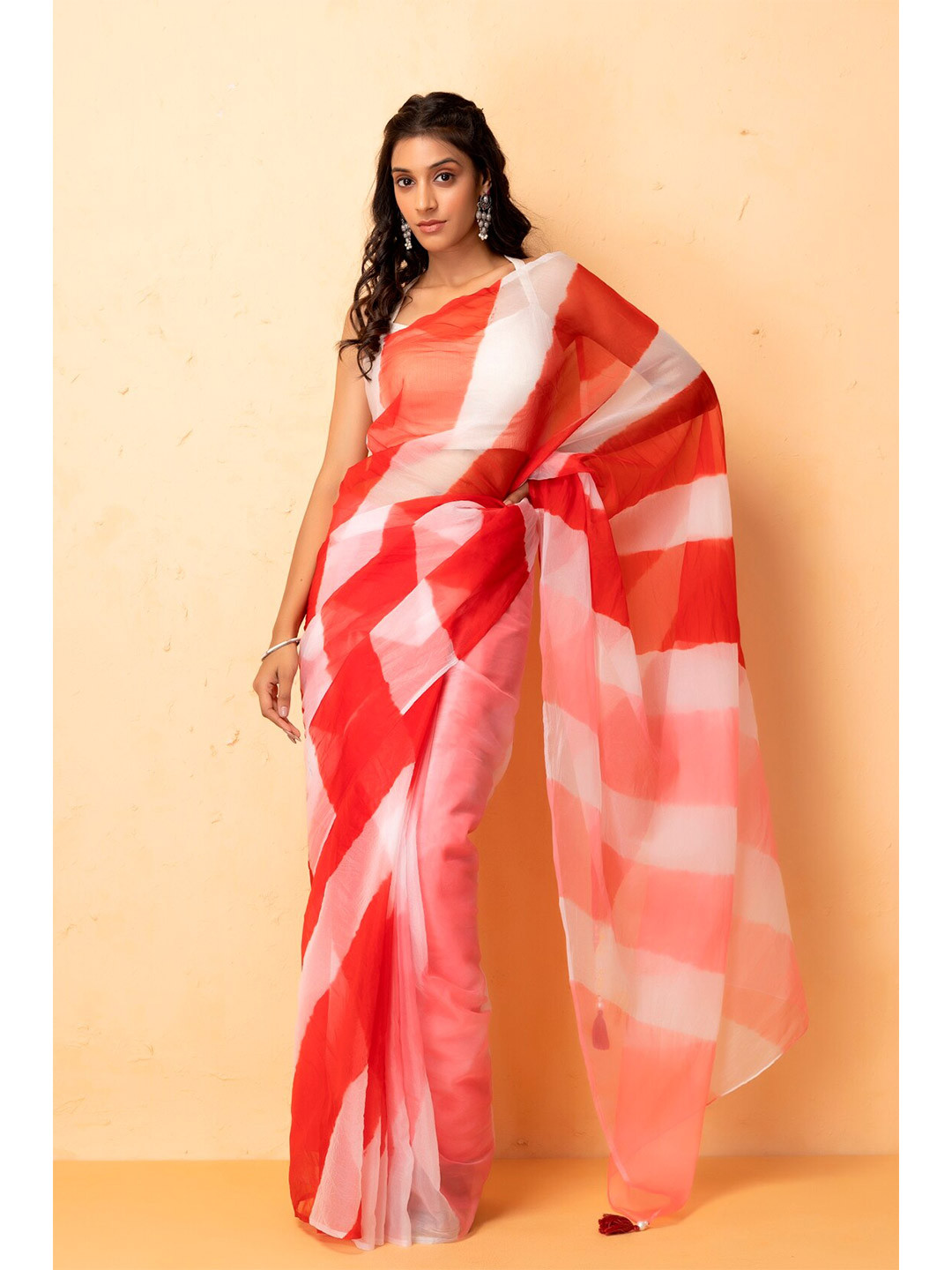 

Geroo Jaipur Red & White Leheriya Organza Saree