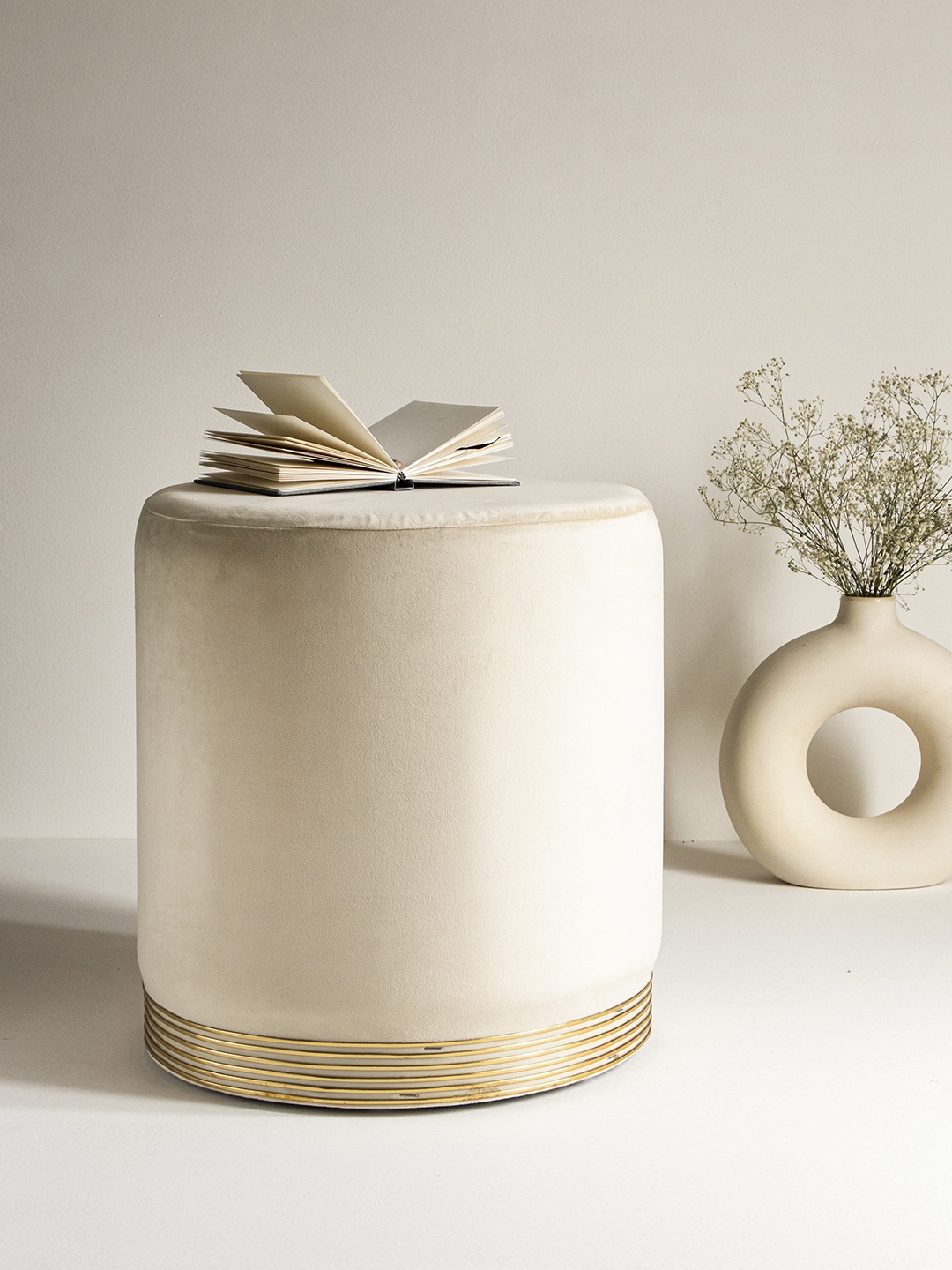 

Clasiko Cream-Colored Solid Round Ottomans