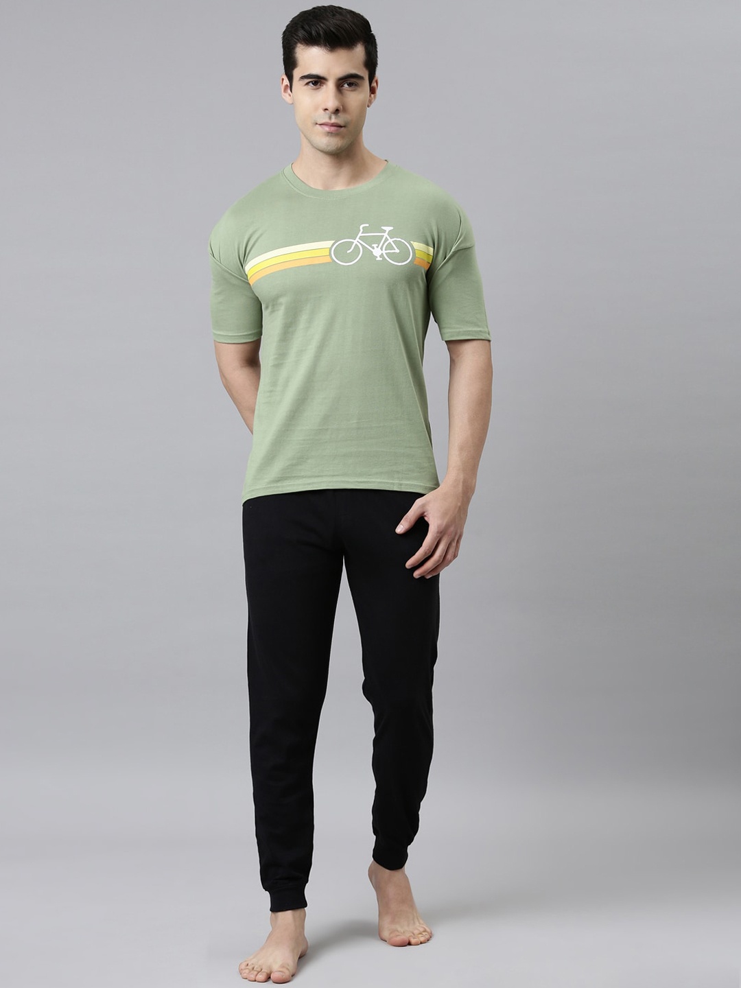 

Joven Men Green & Black Printed Pure Cotton Night suit