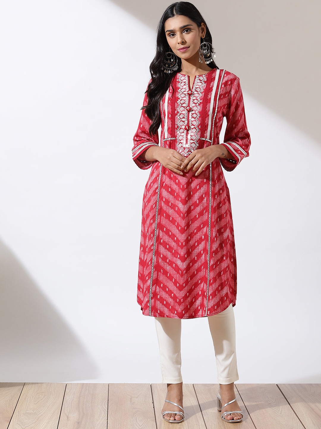 

Lakshita Women Red & White Chevron Printed Thread Work Floral Kurta