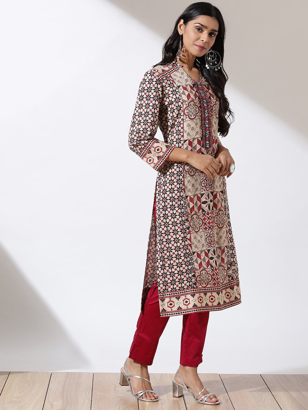 

Lakshita Women Maroon Floral Printed Placket Detail Kurta
