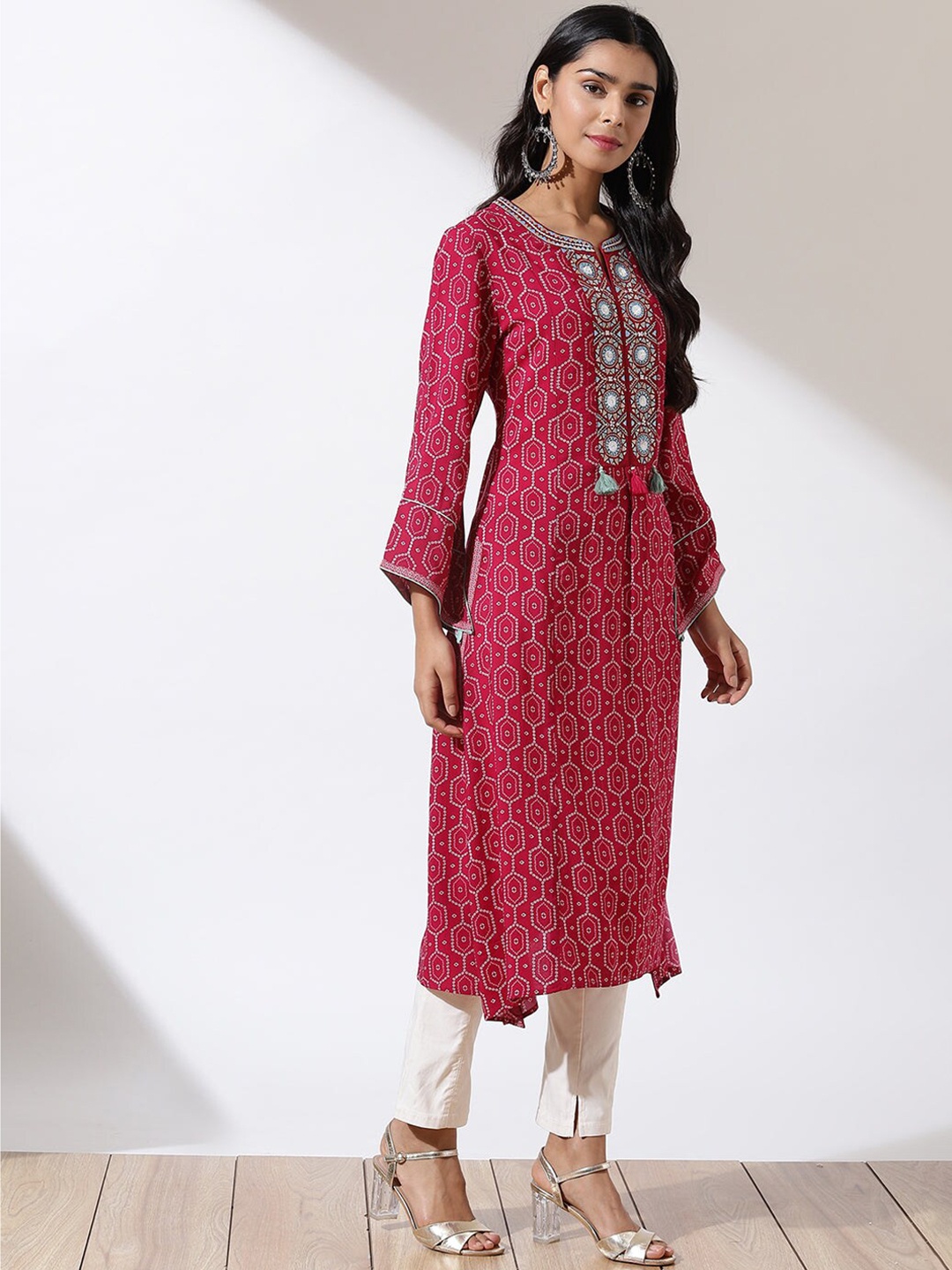 

Lakshita Women Red Embroidered Bell Sleeves Modal Kurta