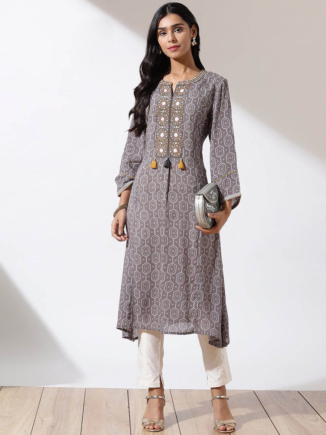 

Lakshita Women Grey Ethnic Motifs Printed Thread Work Kurta