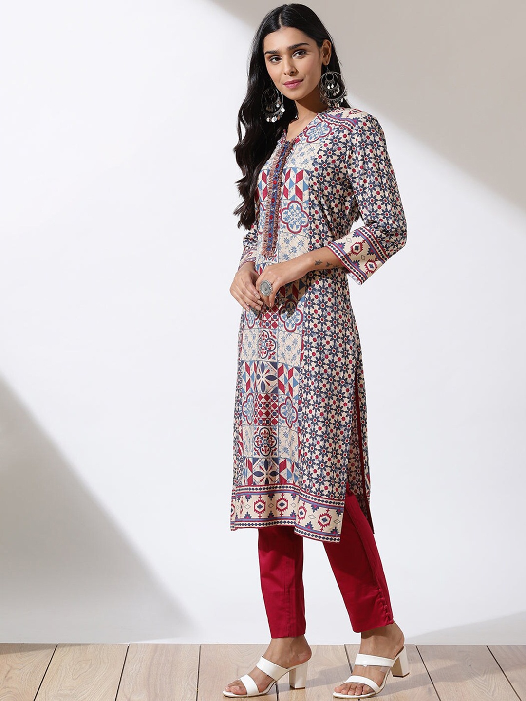 

Lakshita Women Blue Floral Printed Placket Detail Kurta