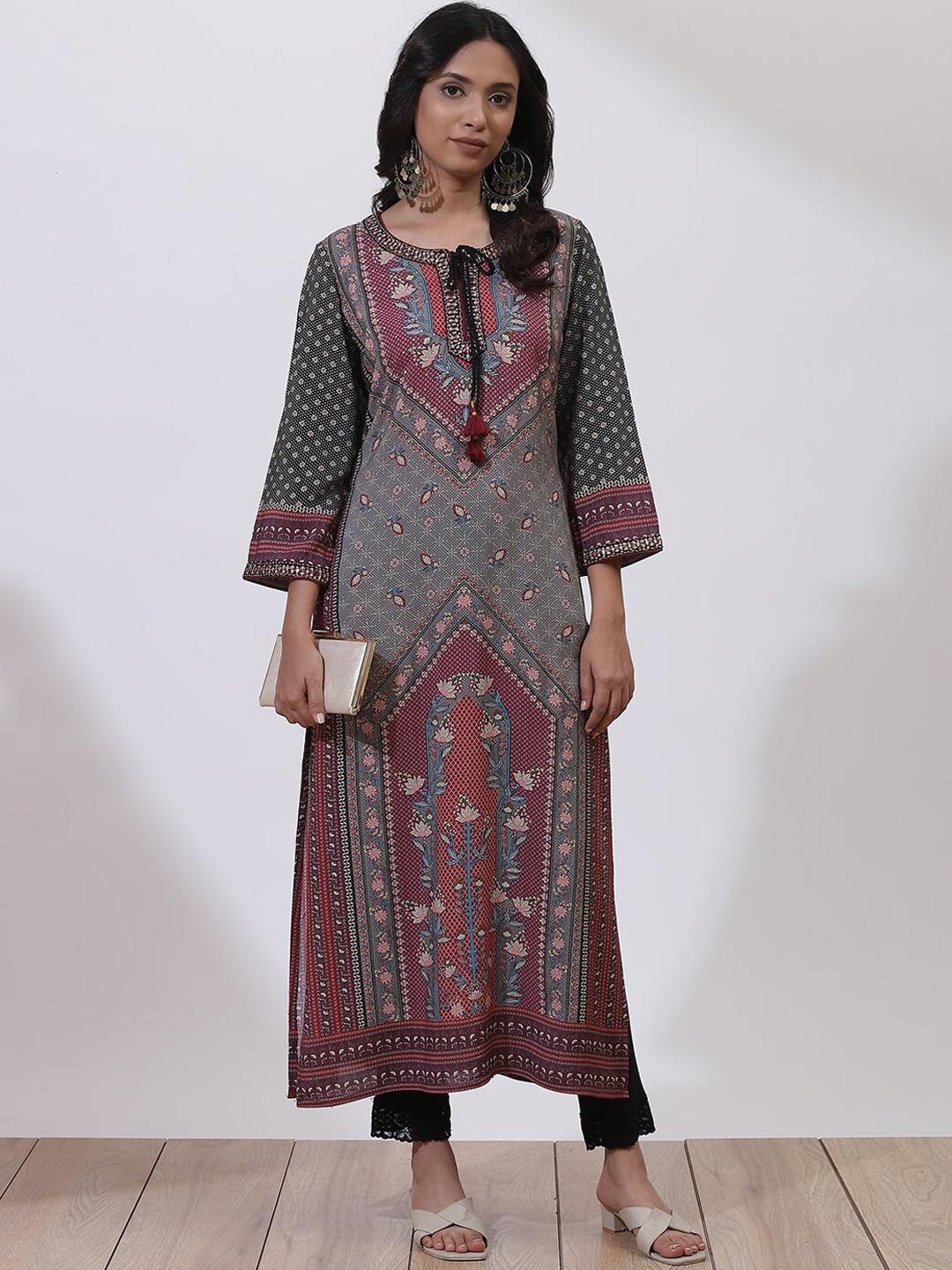 

Lakshita Women Black & Maroon Ethnic Motifs Printed Kurta