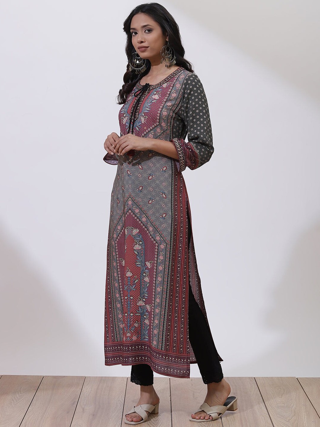 

Lakshita Women Black Ethnic Motifs Printed Kurta