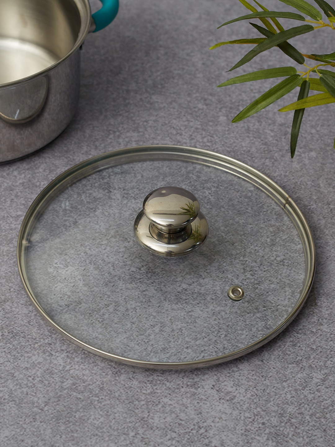 

HomeTown Transparent Dishwasher Safe Glass Lid With Knob