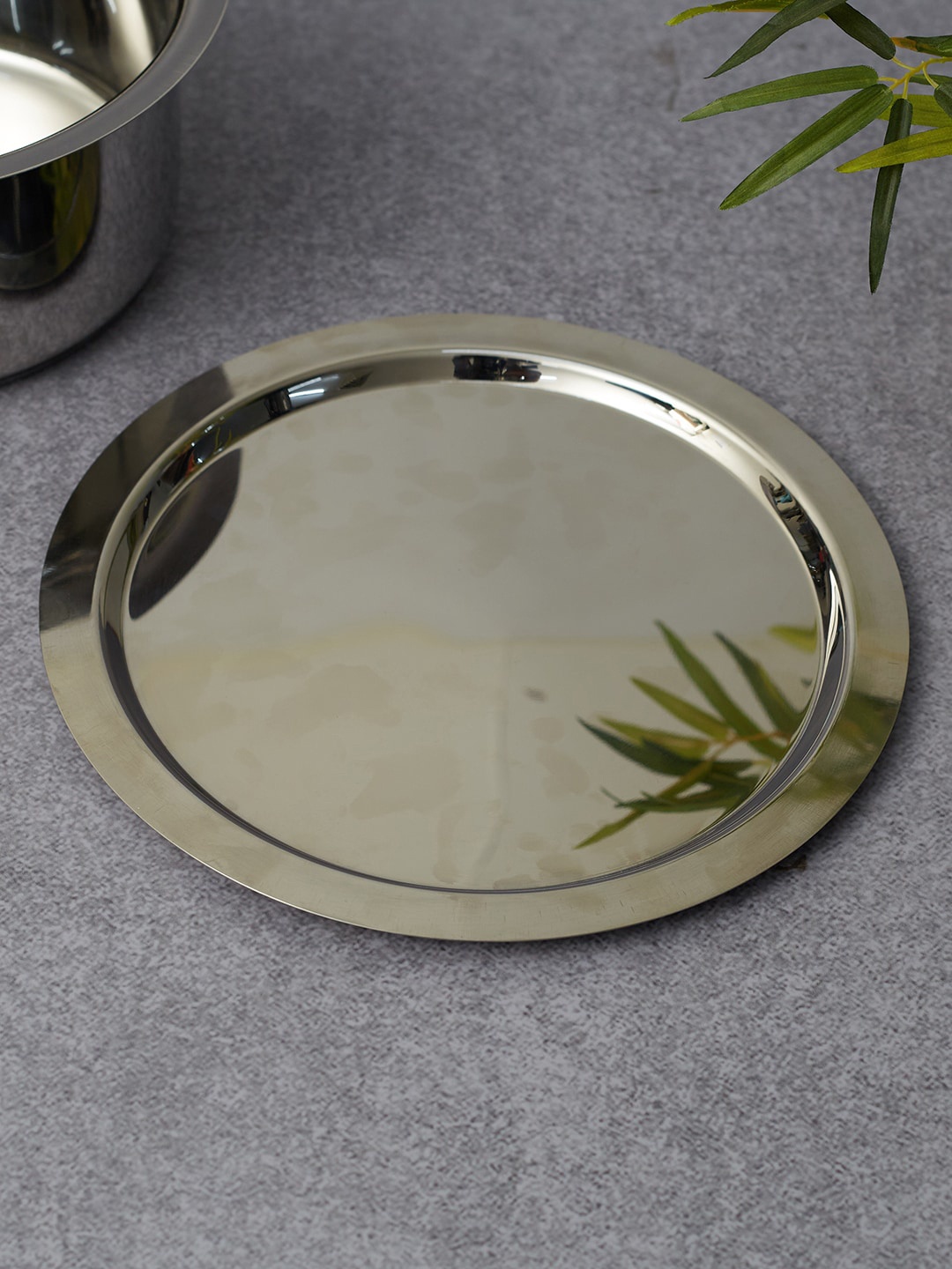 

HomeTown Silver-Toned Solid Dishwasher Safe Stainless Steel Tope Cover