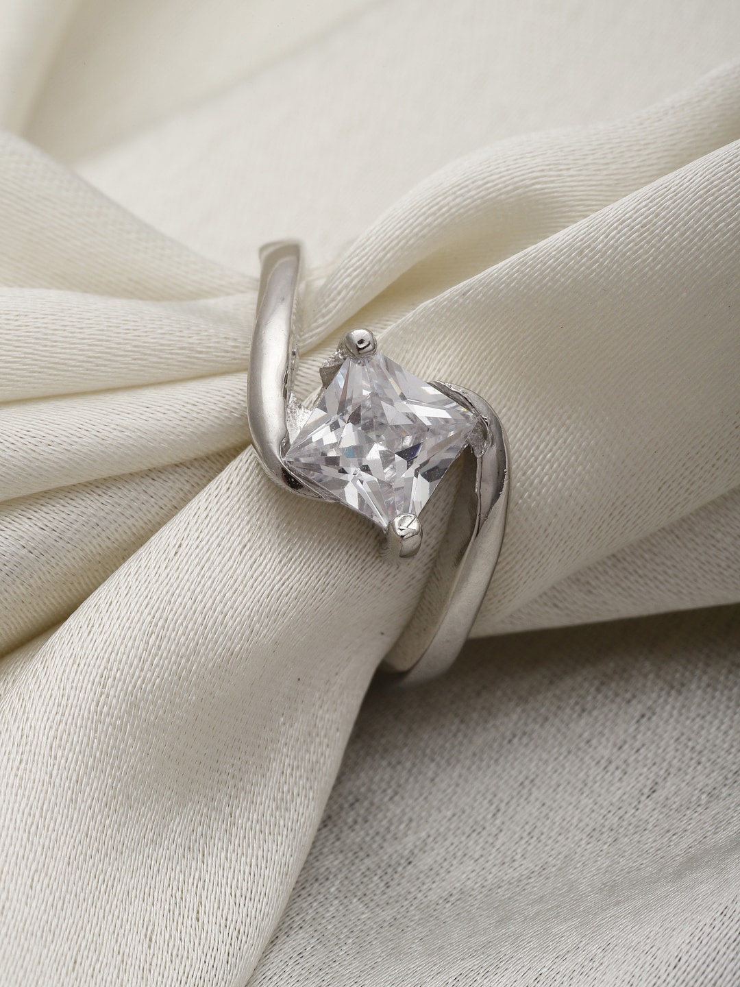 

VOGUE PANASH Silver-Plated Solitaire AD-Studded Solitaire Finger Ring