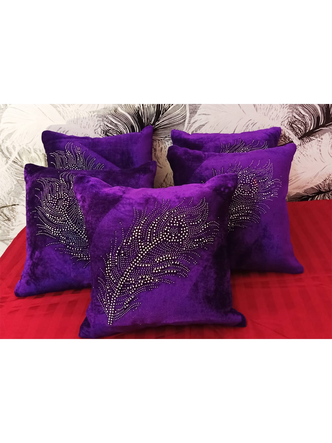 

JDX Violet & White Set of 5 Ethnic Motifs Velvet Square Cushion Covers