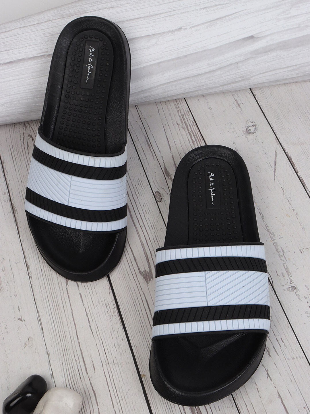 

Mast & Harbour Men Black & White Striped Sliders