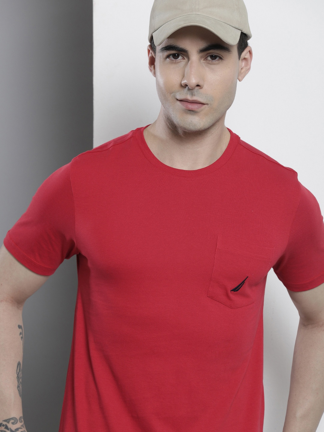 

Nautica Men Pure Cotton Slim Fit T-shirt With Pocket Detail, Red