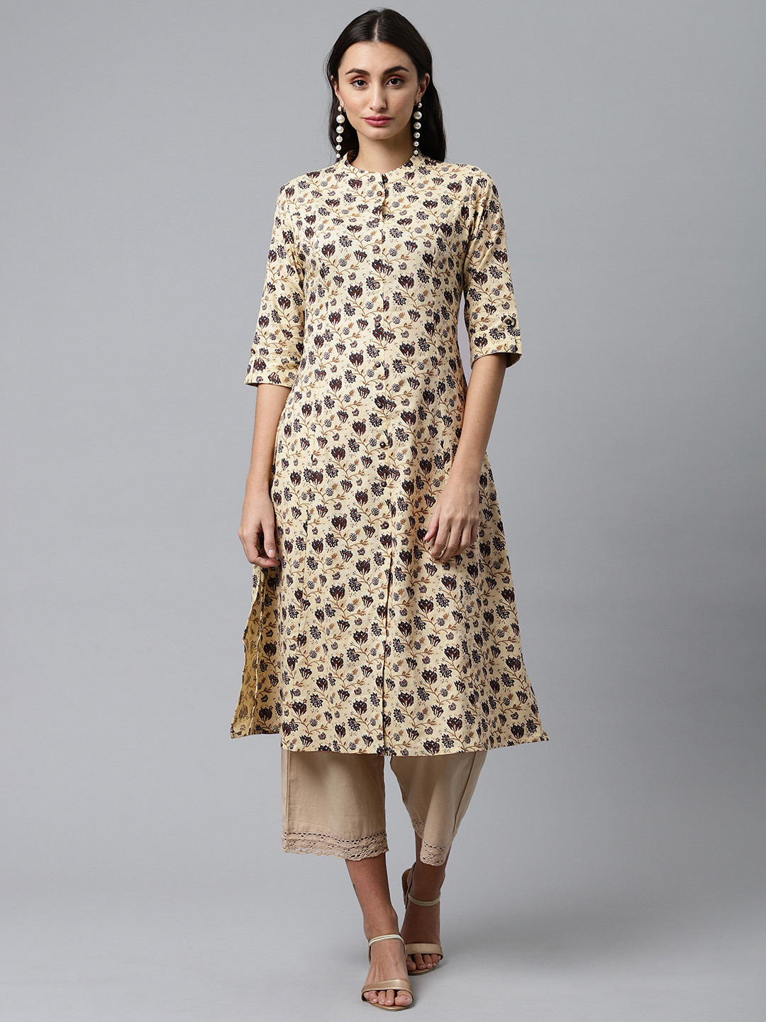

MALHAAR Women Yellow & Black Floral Printed Pure Cotton Kurta
