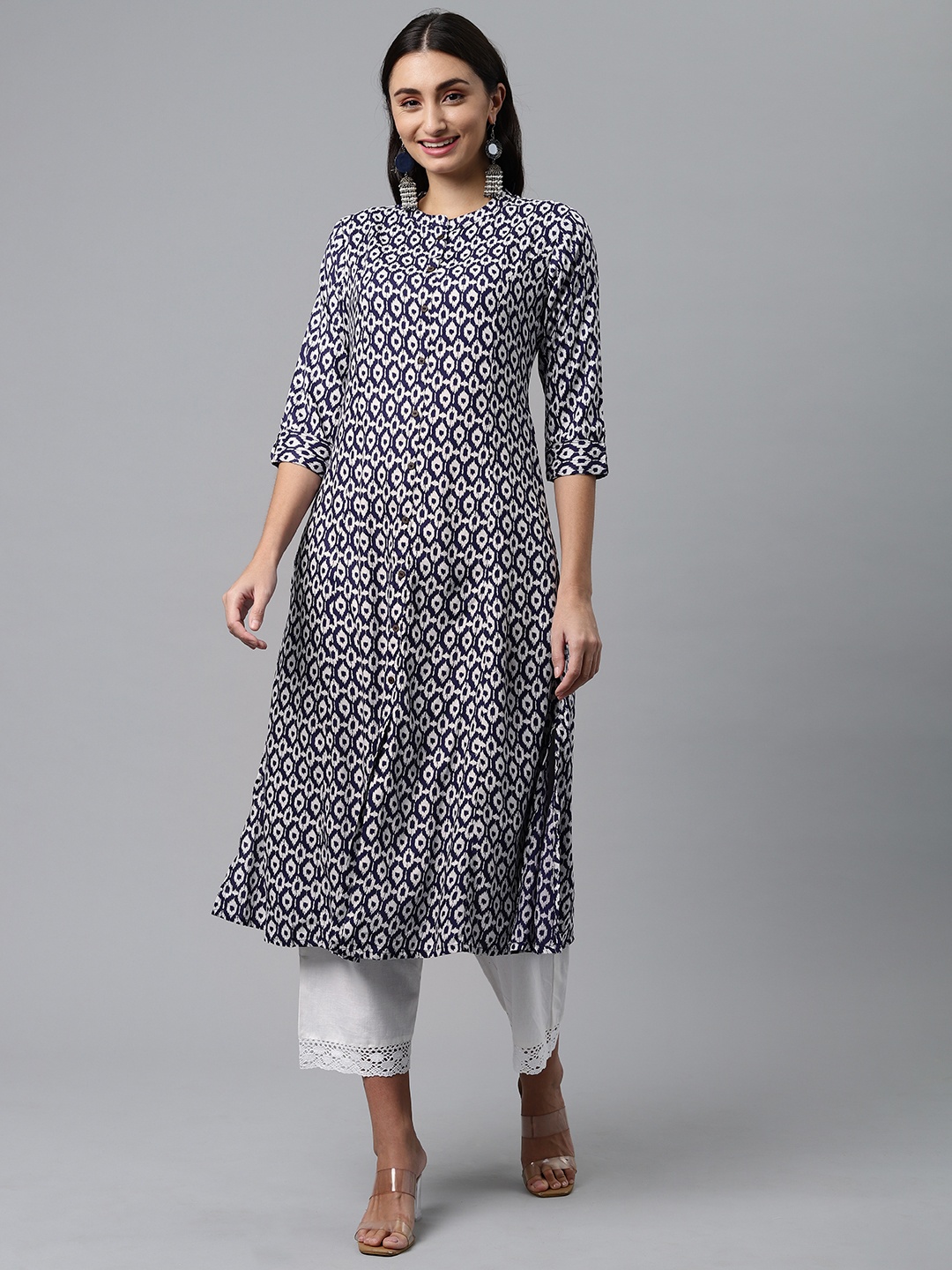 

MALHAAR Women Navy Blue & White Geometric Printed Kurta