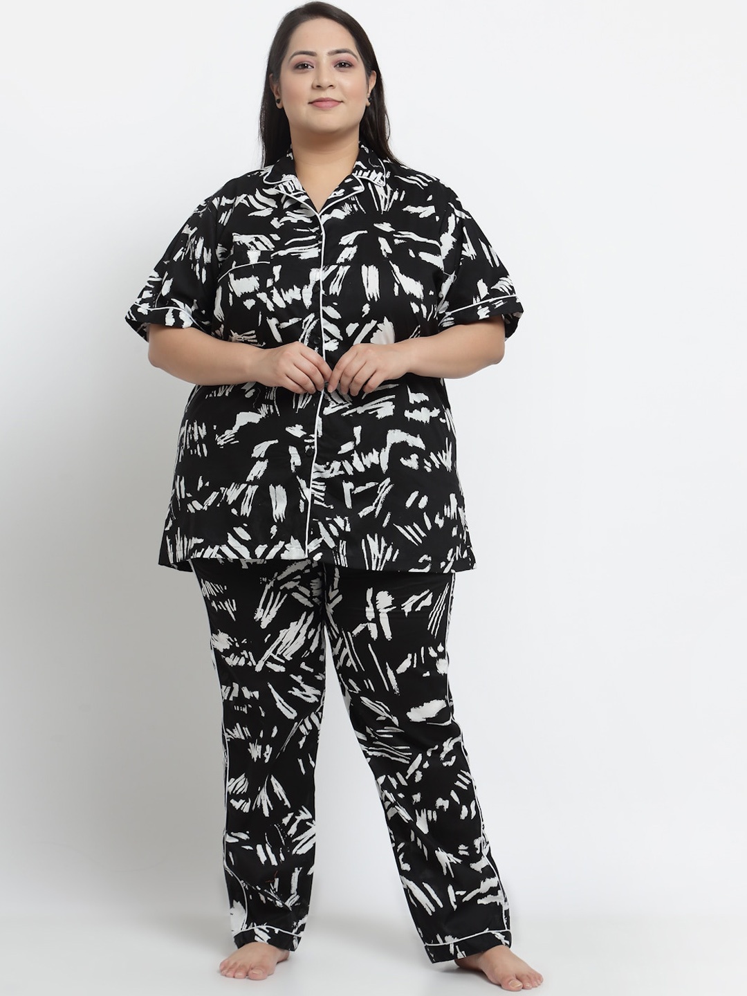 

KLOTTHE Women Plus Size Black & White Printed Night Suit