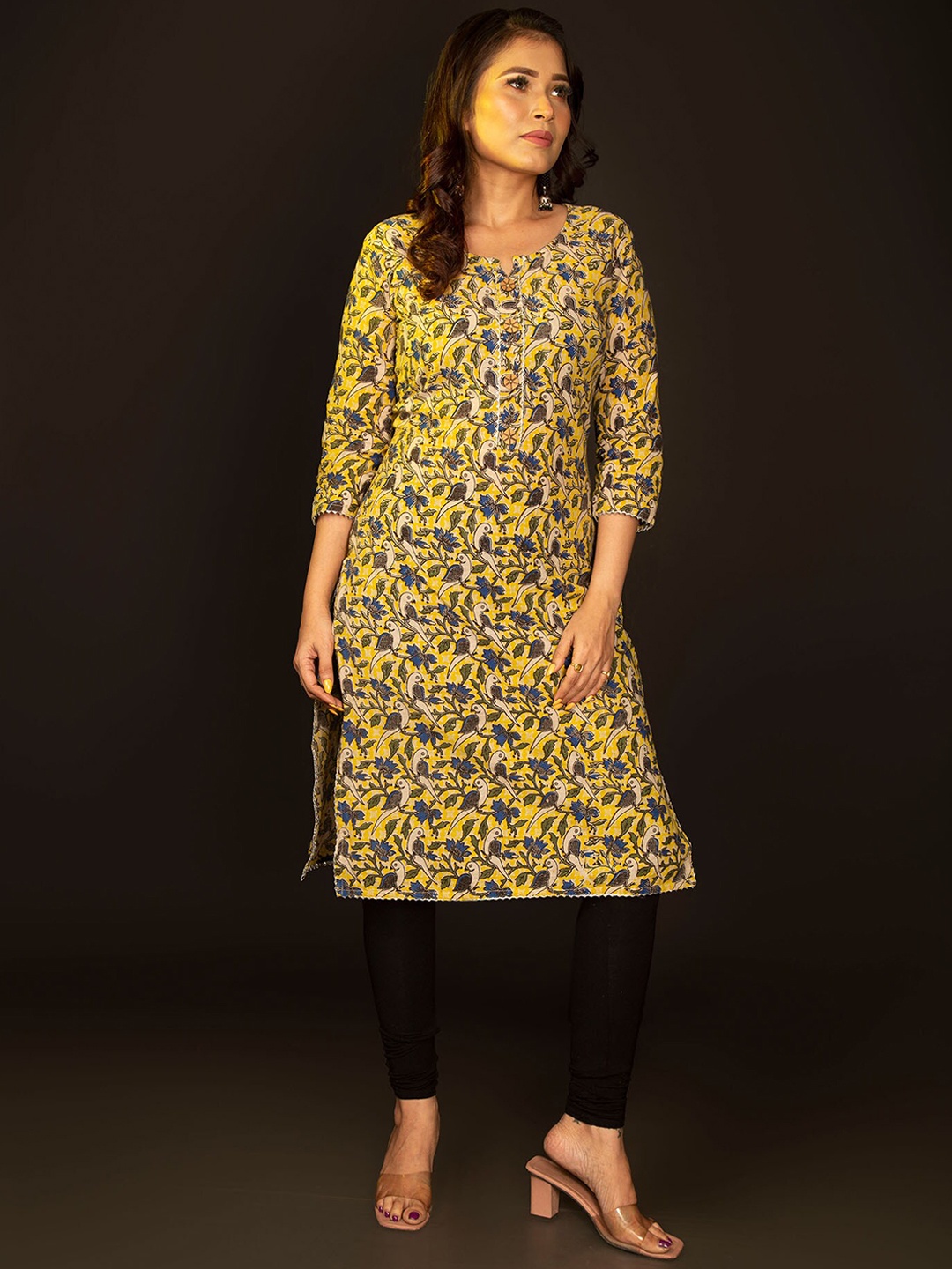 

Unnati Silks Women Yellow Floral Printed Floral Kurta