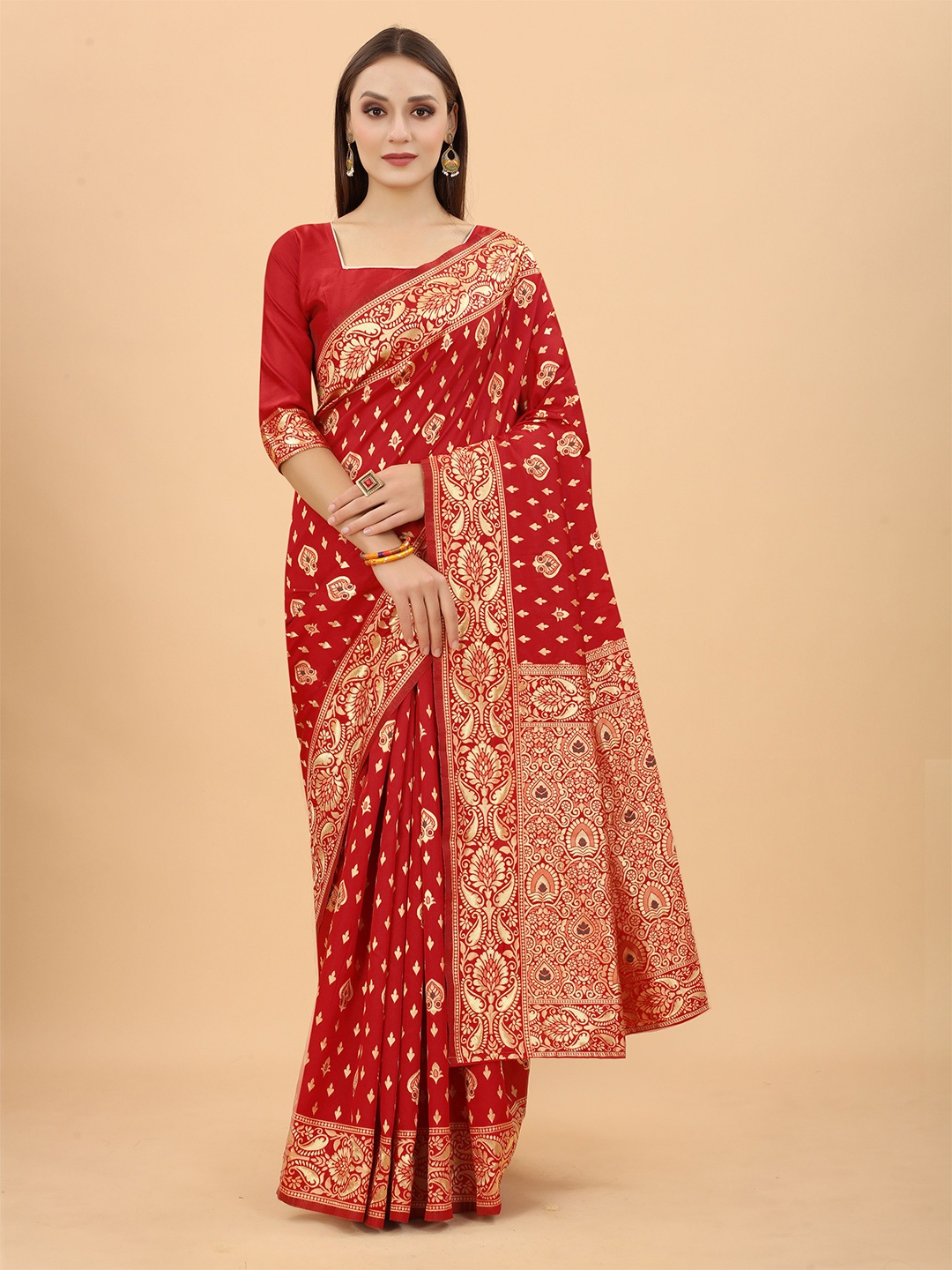 

WELL WORN Women Red & Gold-Toned Woven Design Zari Silk Cotton Banarasi Saree